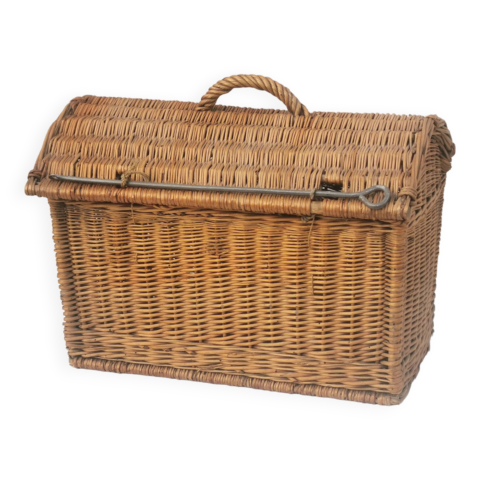 Large vintage wicker basket