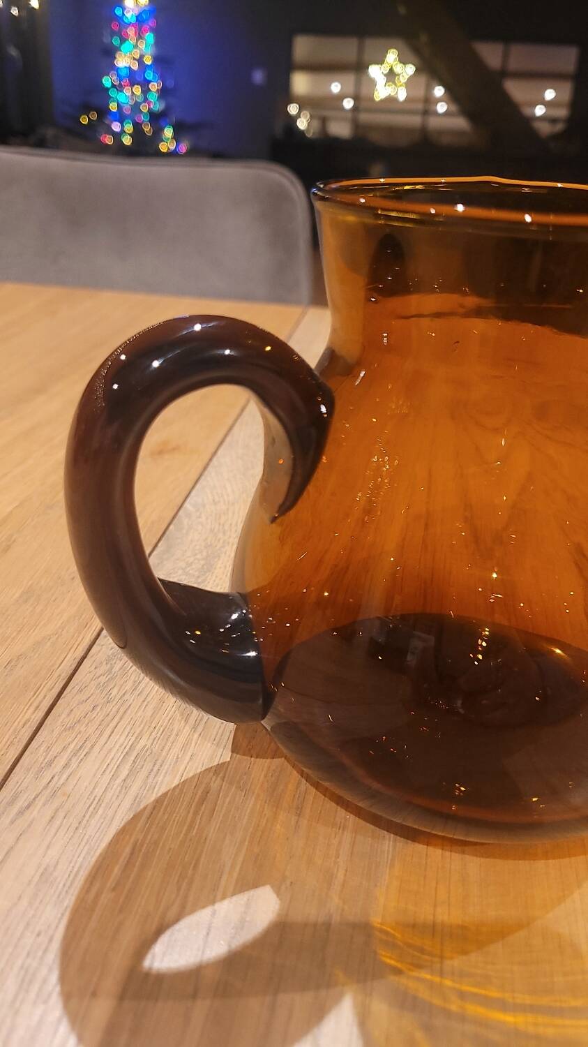 Pichet / carafe en verre ambré