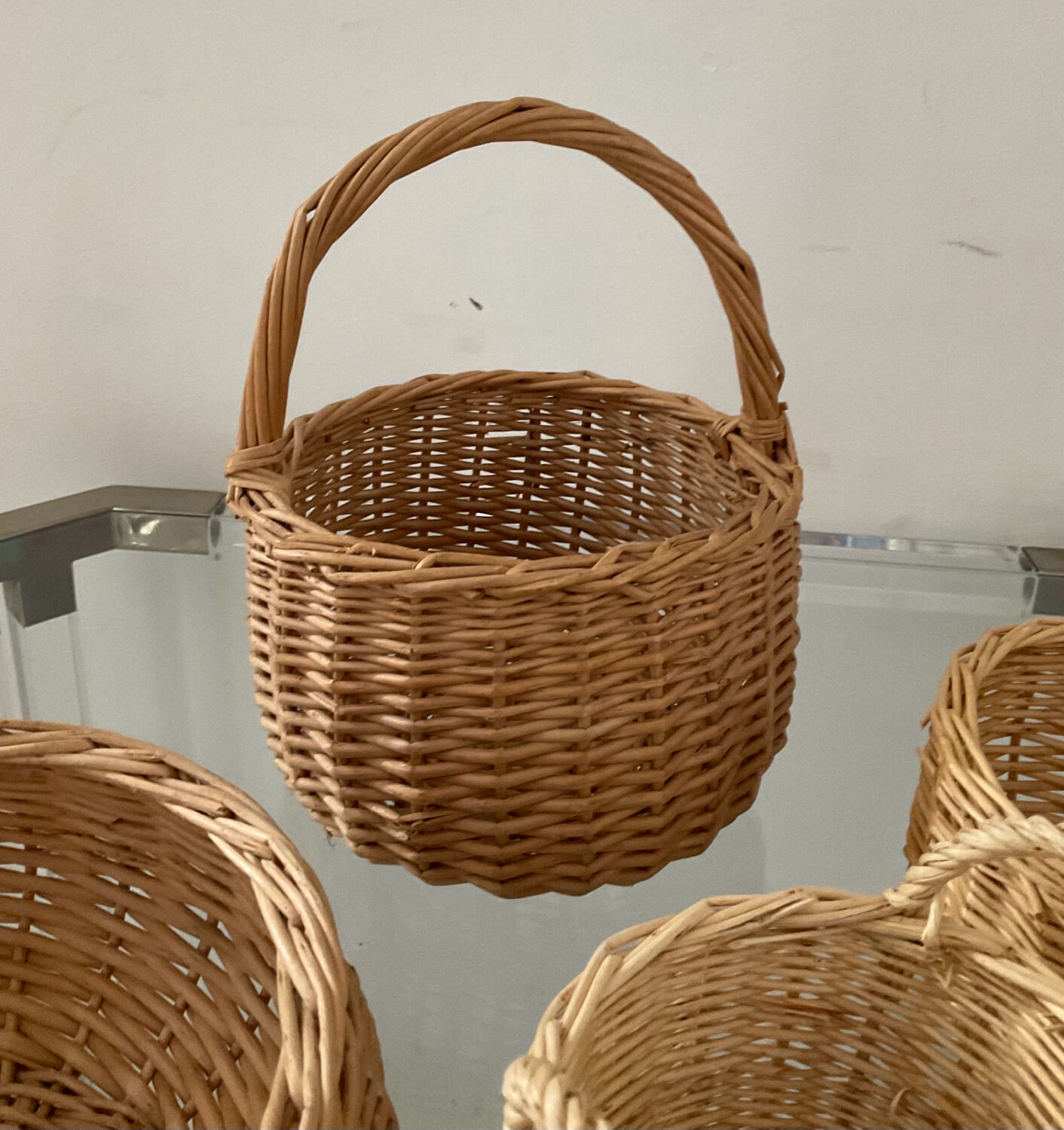 Series of 6 vintage wicker baskets