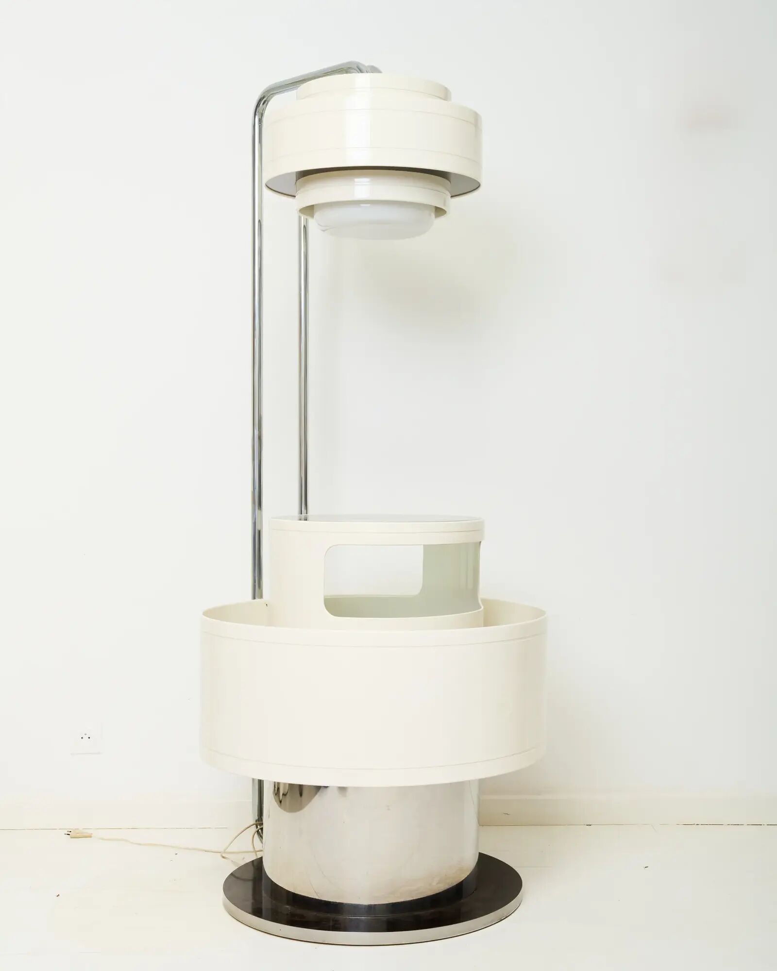 Floor lamp bar, designed by Joe Colombo, Italy, 1970s.