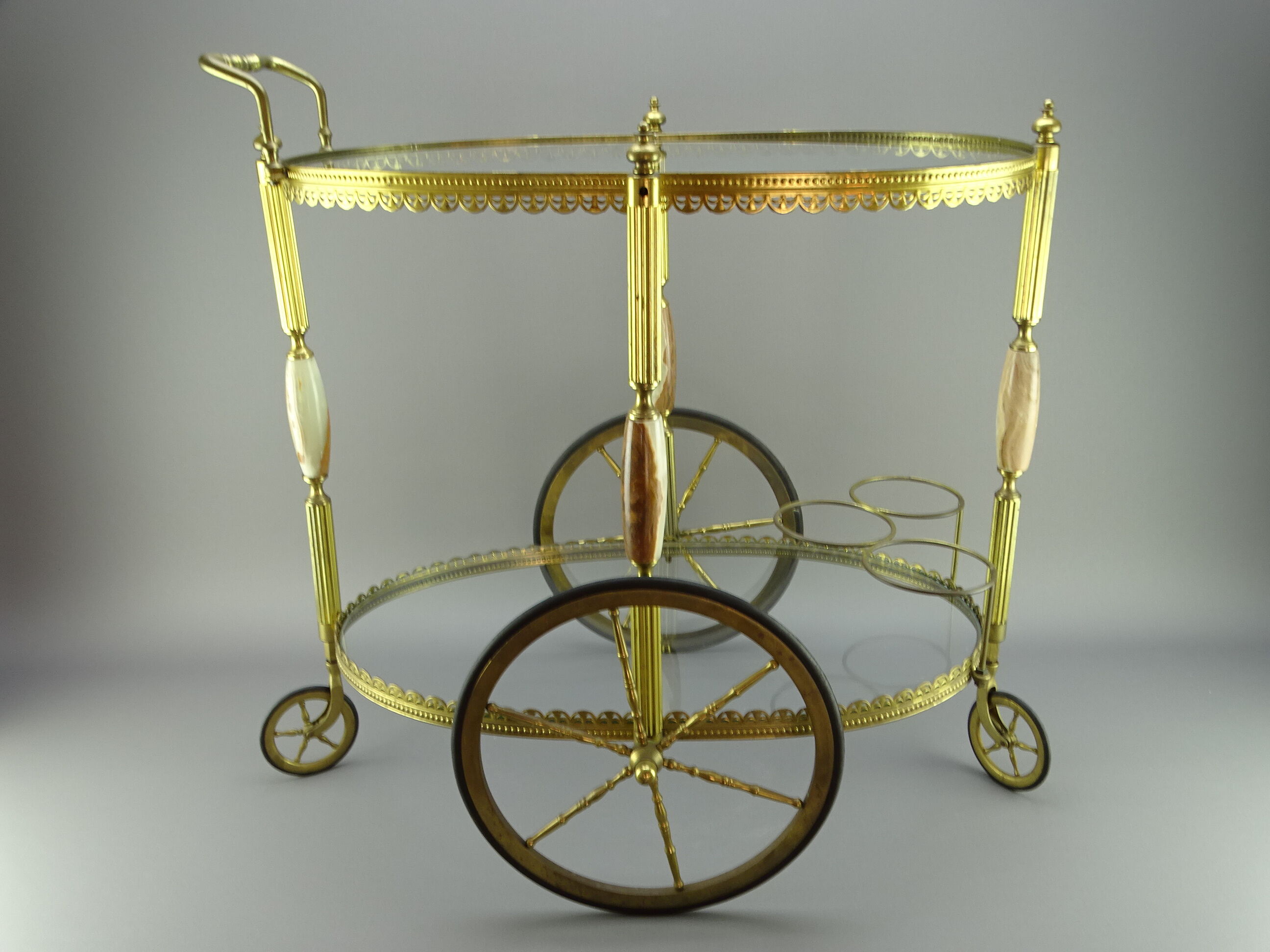 Troller bar in bronze and glass