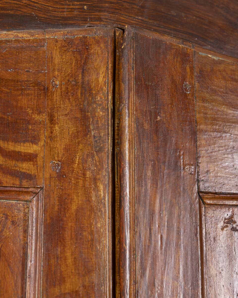 Classic Piedmontese walnut wardrobe from the early 18th century