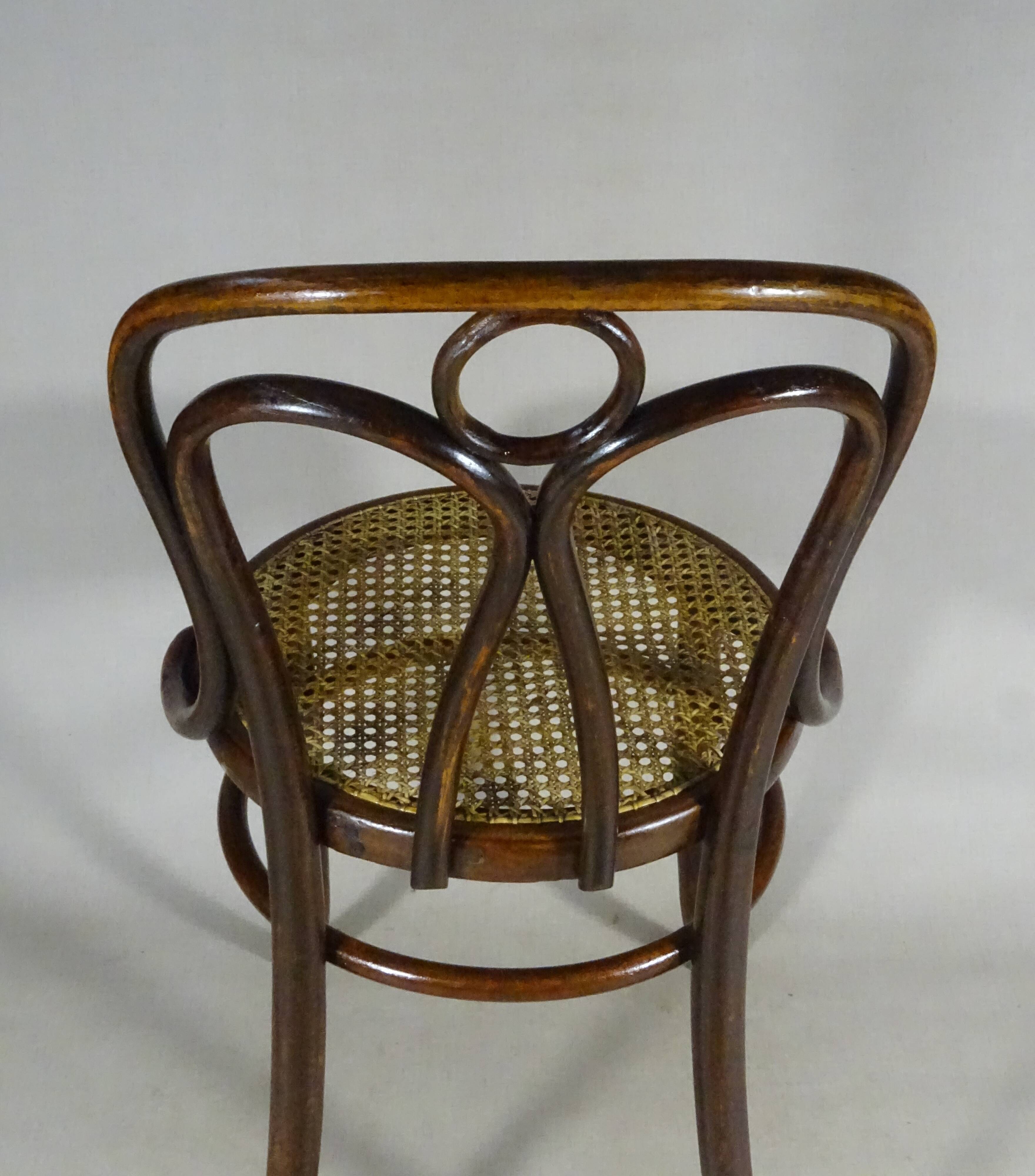 Chaise bistro UNGVAR N°34 no Thonet, bentwood