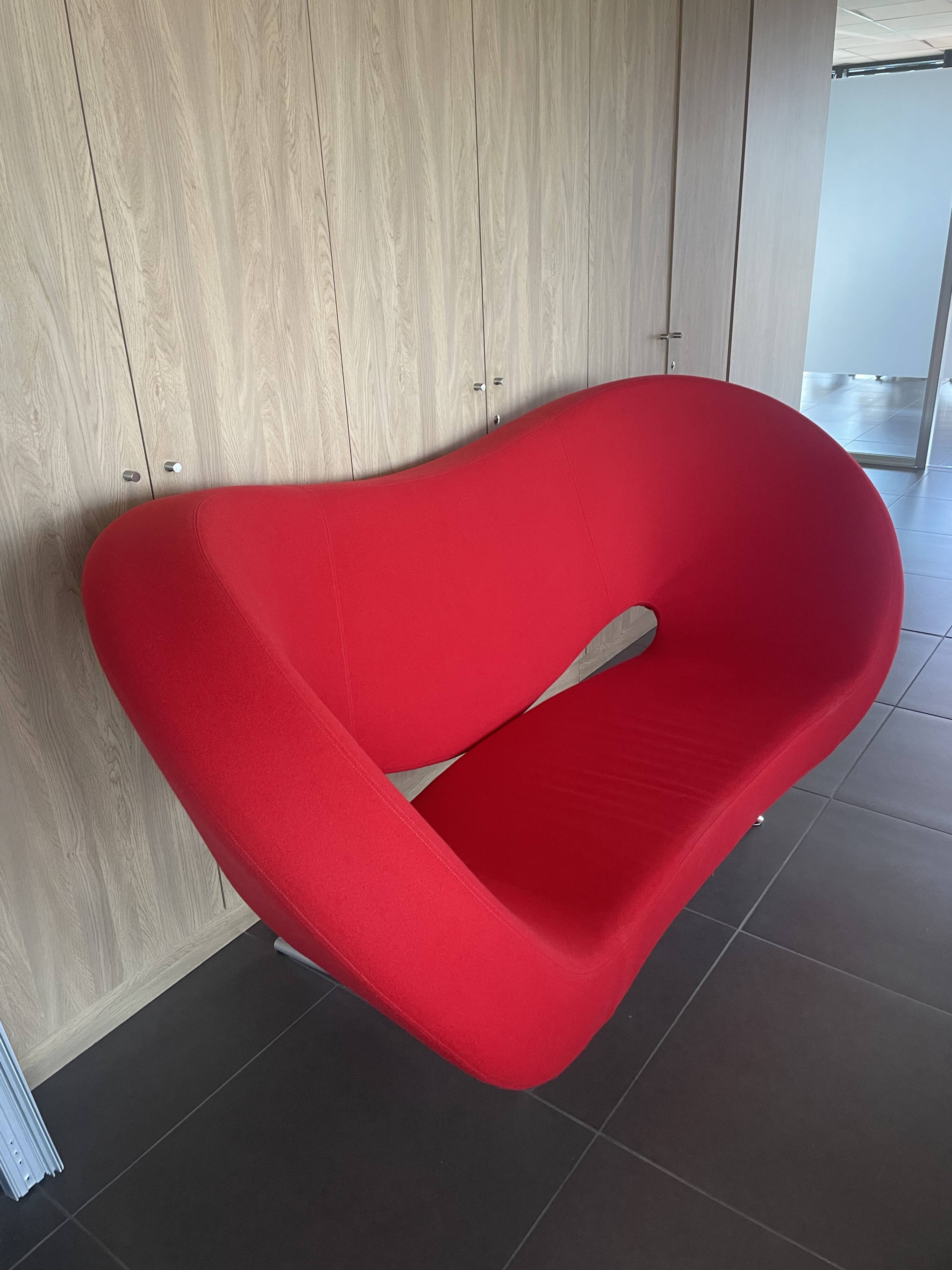 "Victoria & Albert" designer sofa by Ron Arad for Moroso – Kvadrat fabric