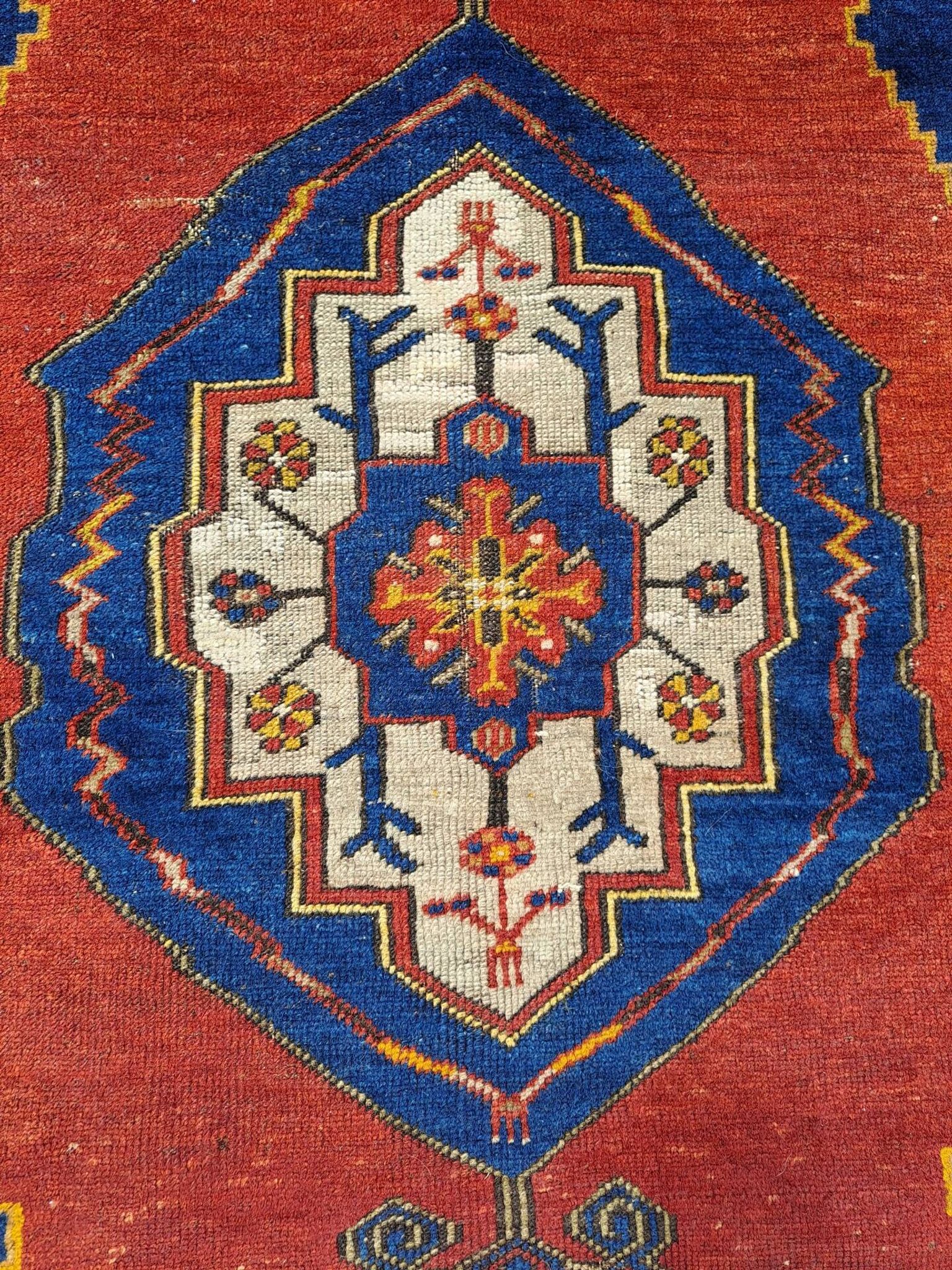 Turkish YAHYALI vintage anatomy rug handmade in wool - 131 x 227