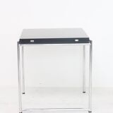 Bauhaus design table model Jean by Eileen Gray