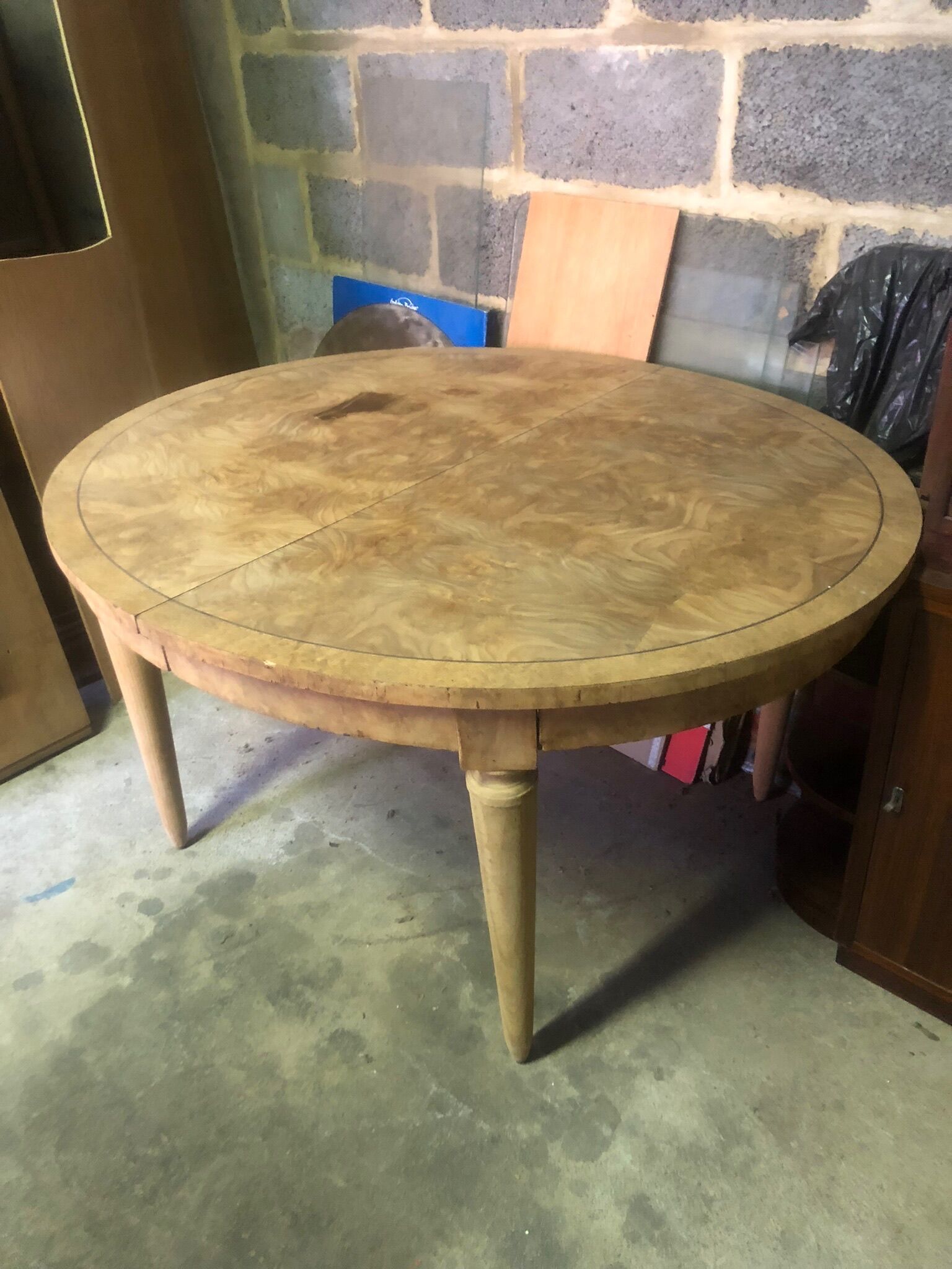 Table art deco dining