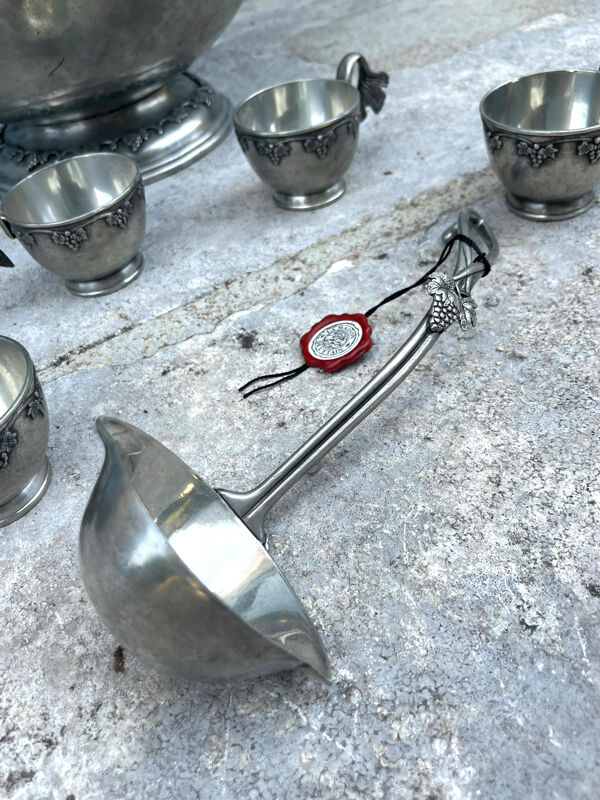 Ensemble de bol à punch en étain français avec 10 tasses et une louche – vigne