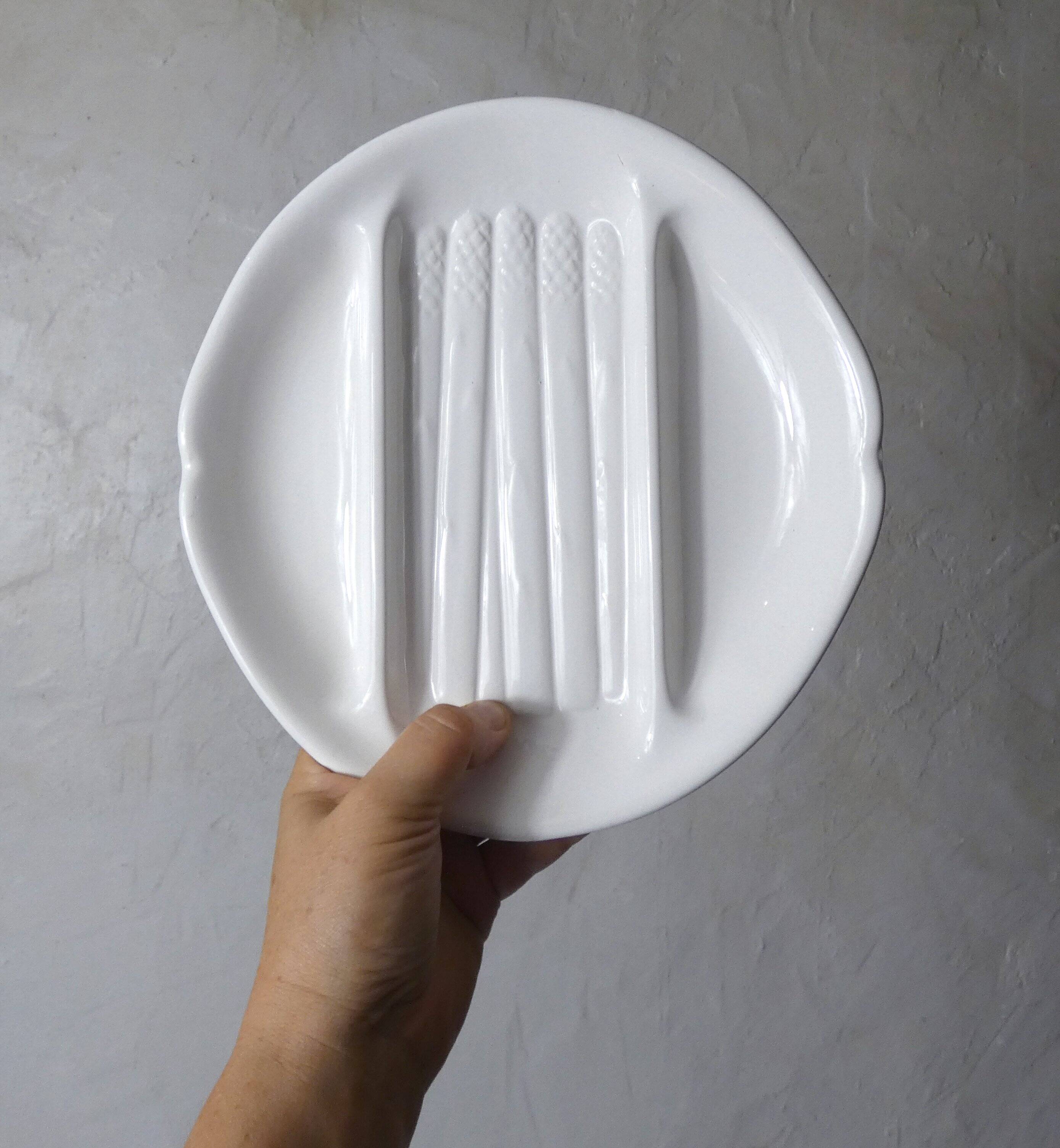 8 plates + 1 asparagus dish, salins earthenware, vintage white pompadour