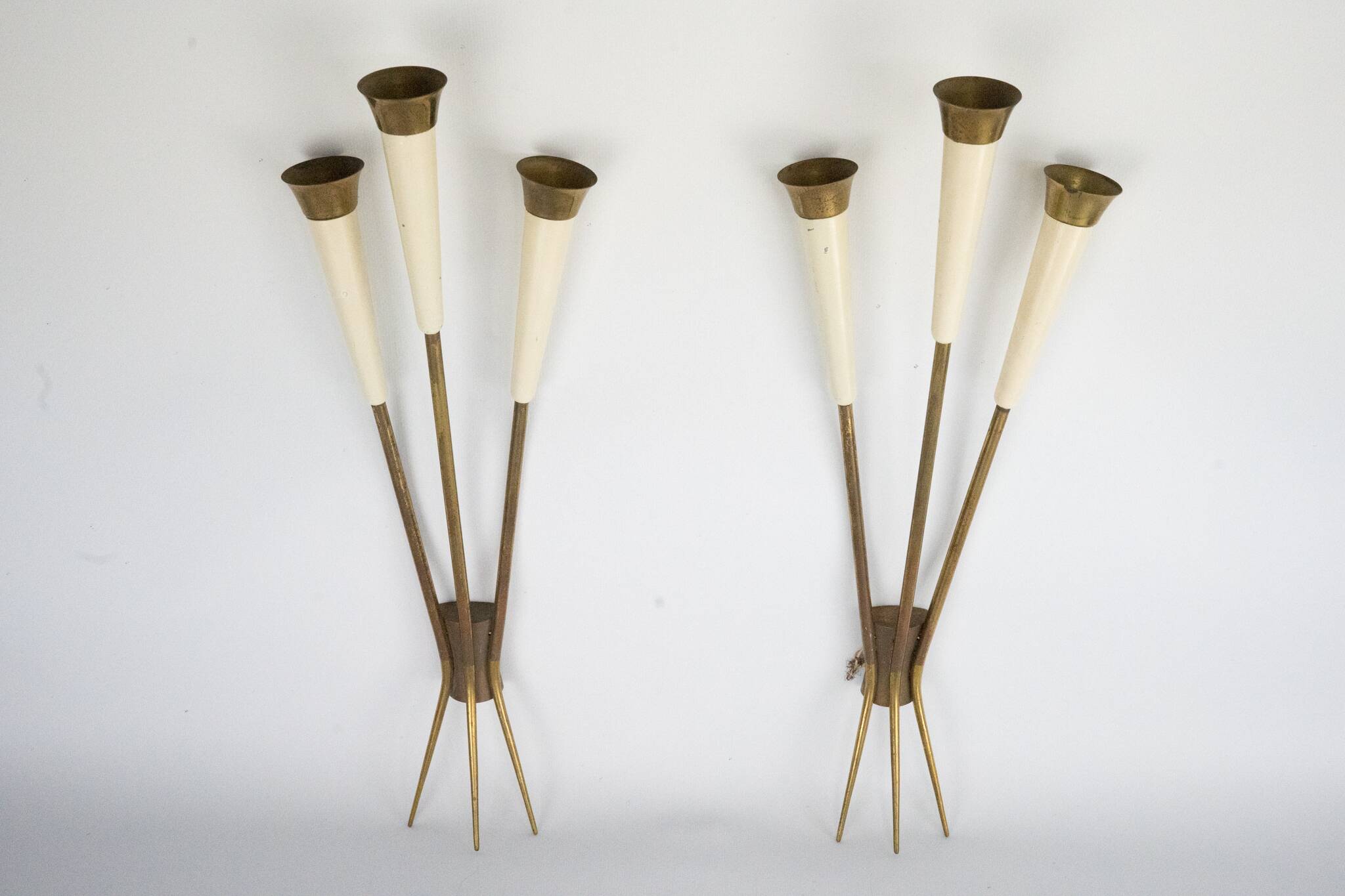 Mid-Century pair of large brass sconces attributable to Stilnovo. Italy 195