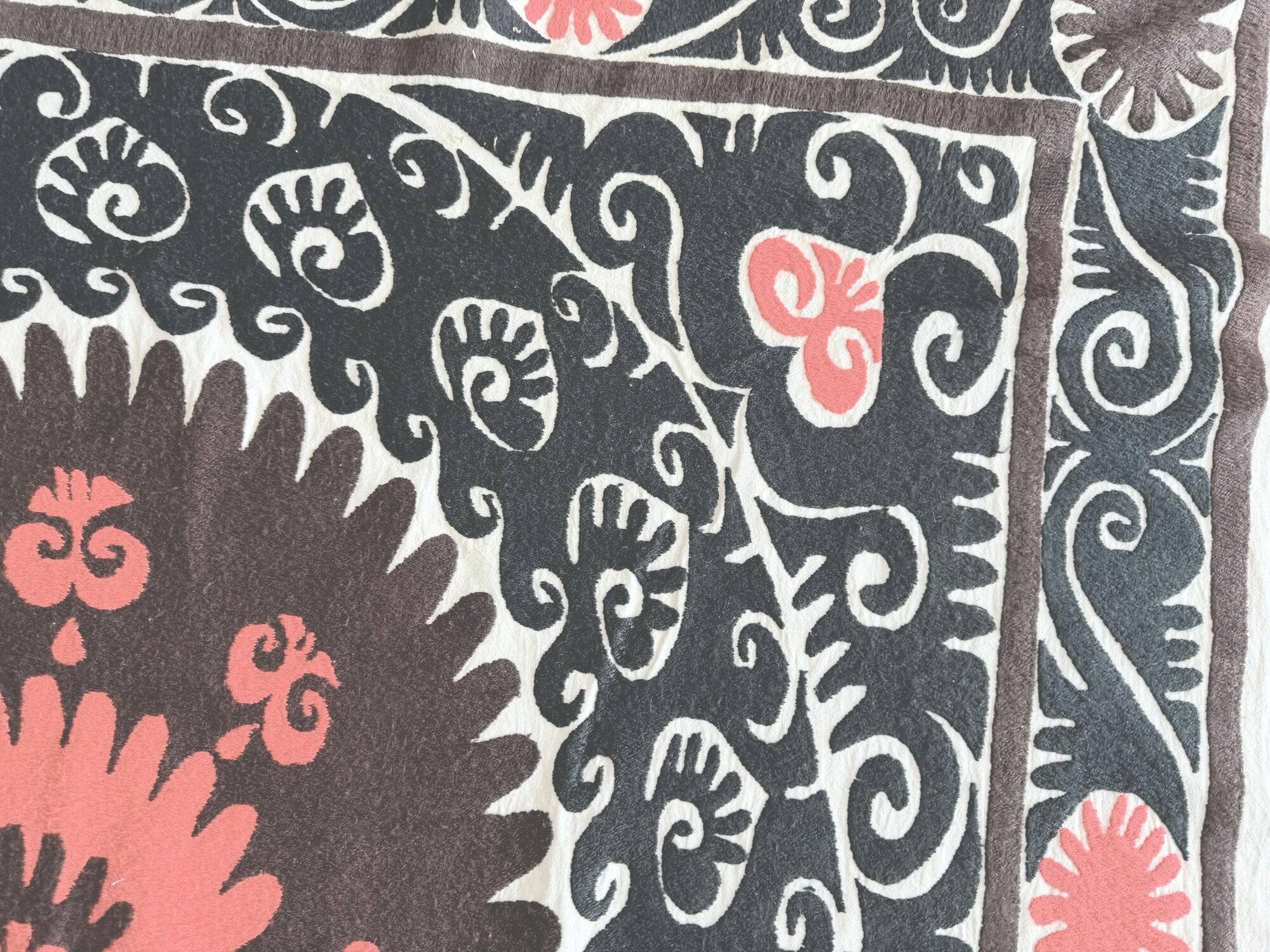 Vintage hand-embroidered tablecloth 158x162 cm