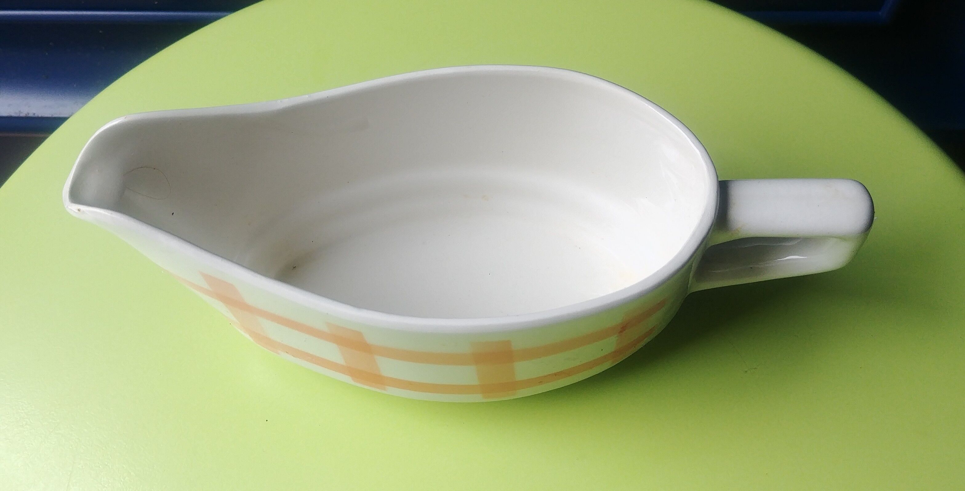 Saucière Moulins des Loups Orchies decoration Scottish tiles orange