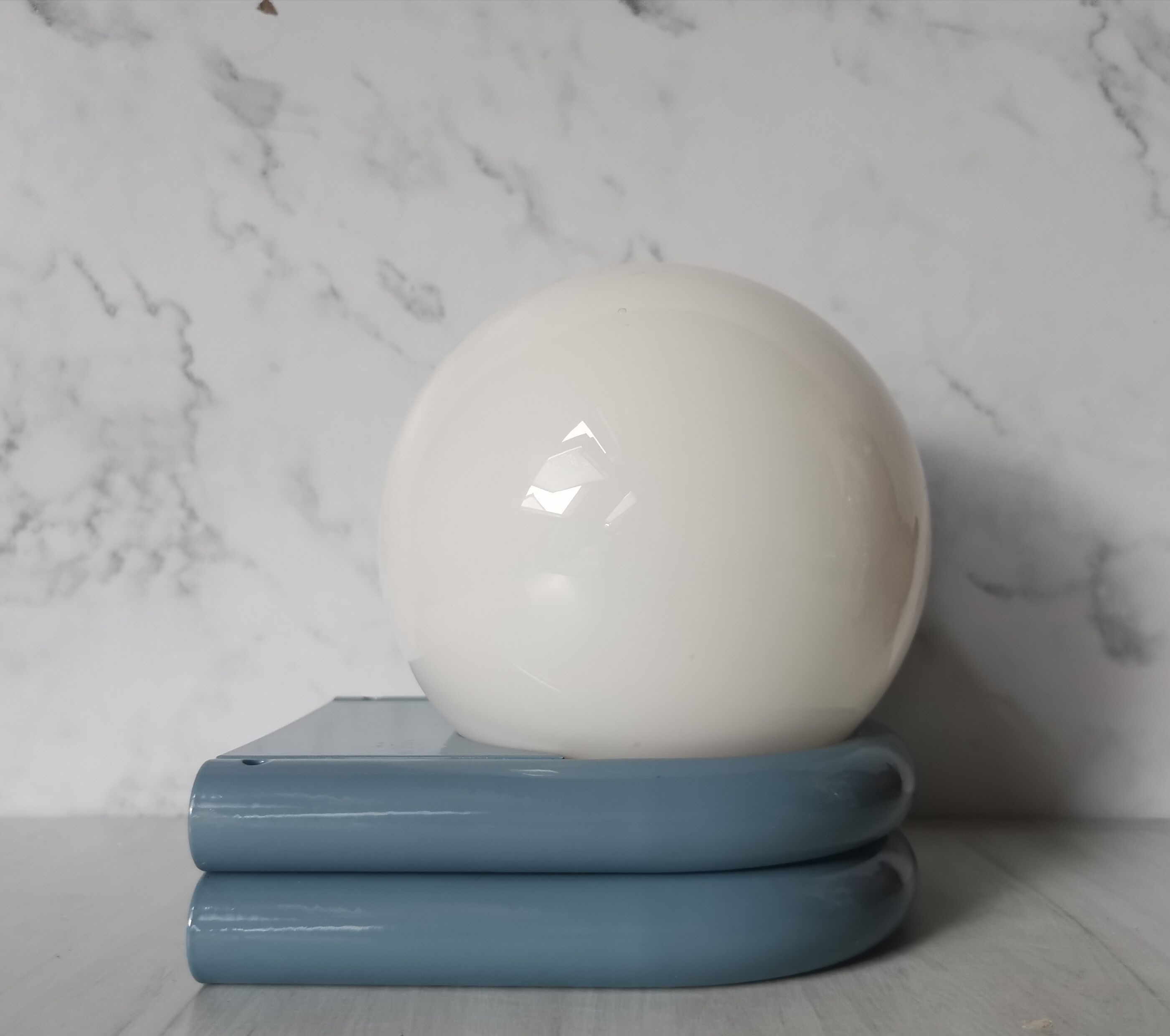 Vintage metal and opaline wall lamp