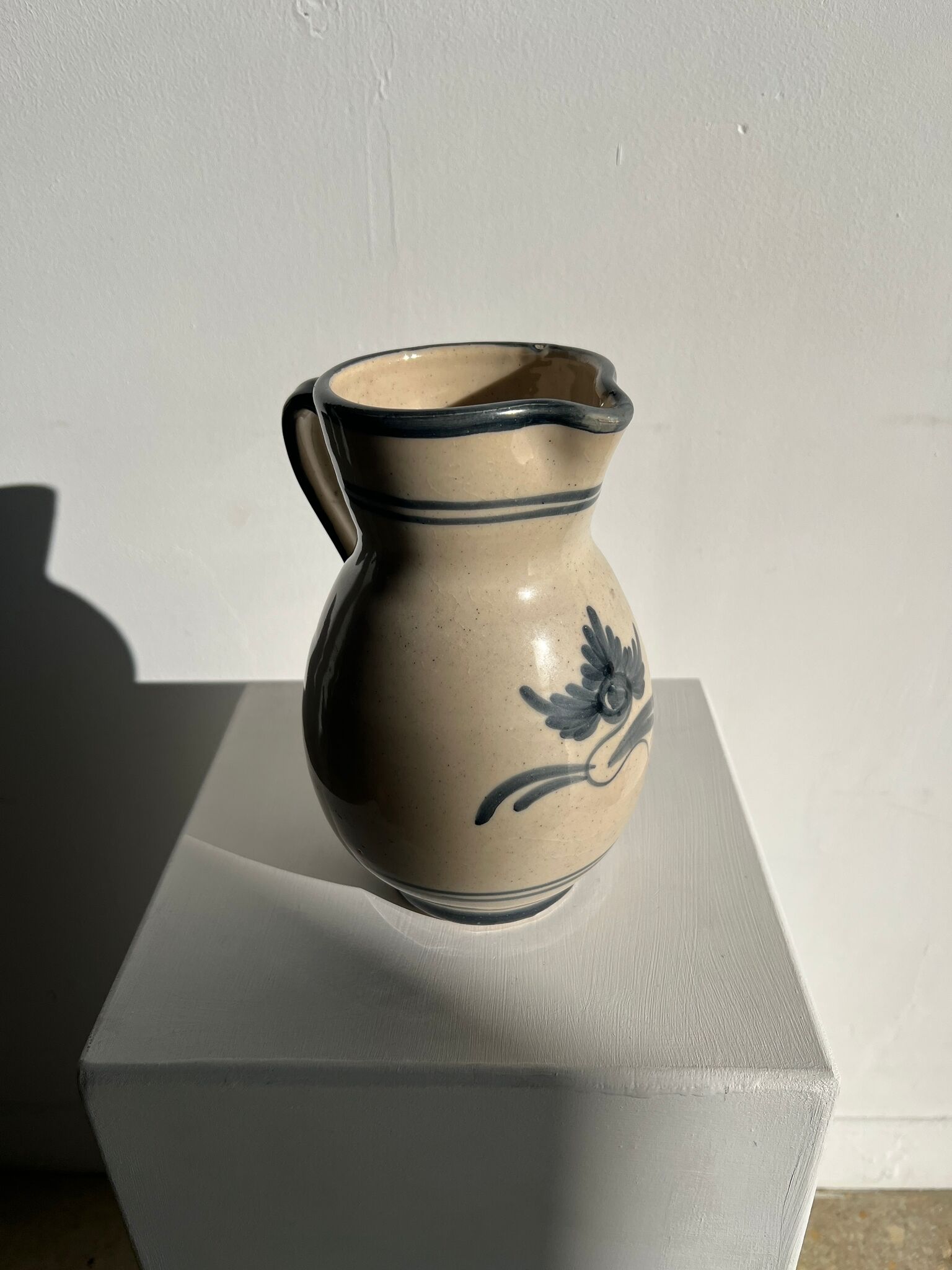 Off-white glossy ceramic decanter, hand-painted gray blue patterns H:20cm