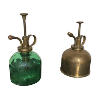 Lot of two former vaporizers