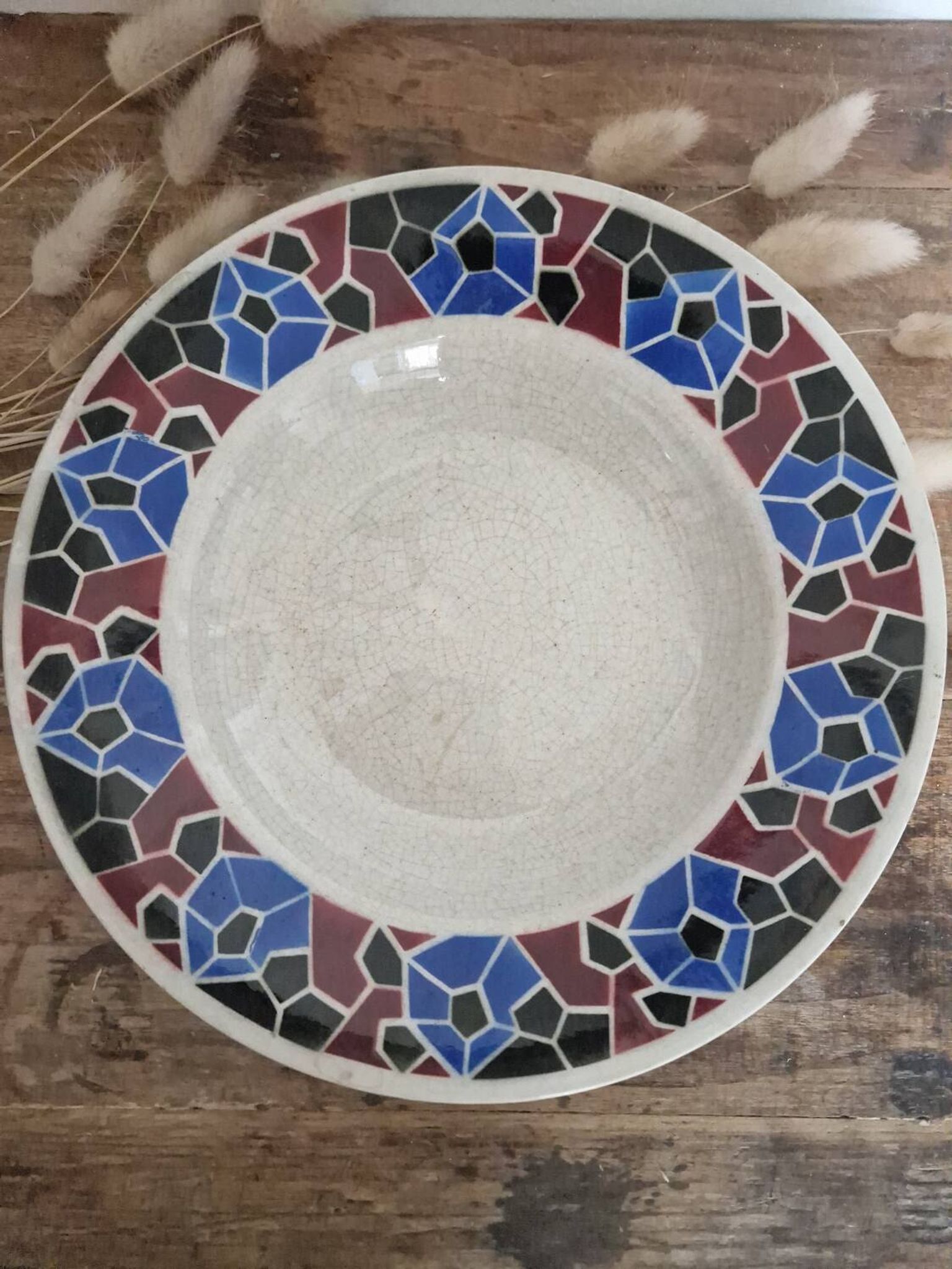 Assiette ancienne en terre de fer Lunéville Hohneck