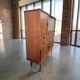 Vitrine vintage en bois / armoire / meuble mural