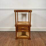 Table d’appoint brutaliste en pin des années 1970-80, travail d’assemblage remarquable