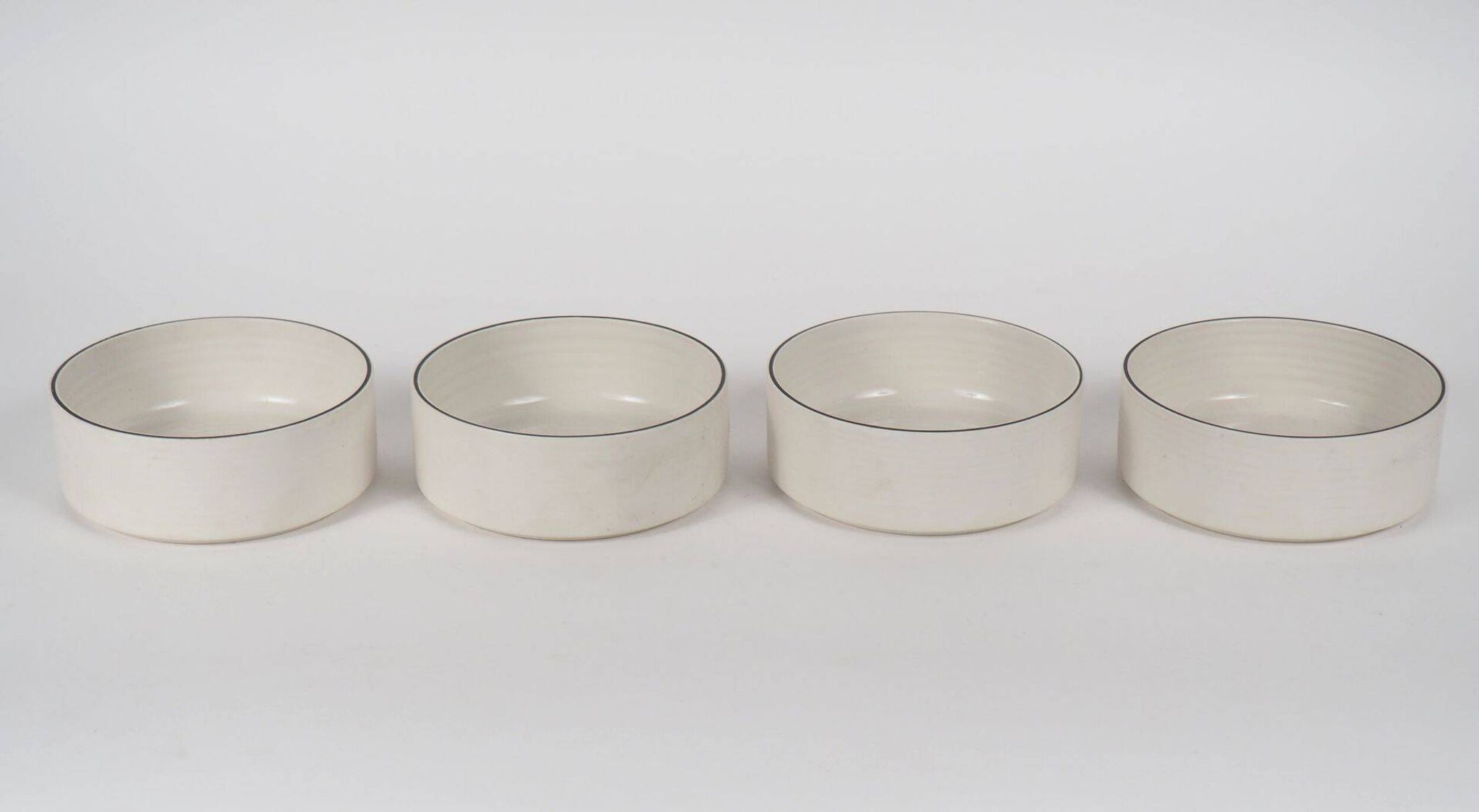 x4 Franco Pozzi Vintage Bowls – White ceramic with black rim