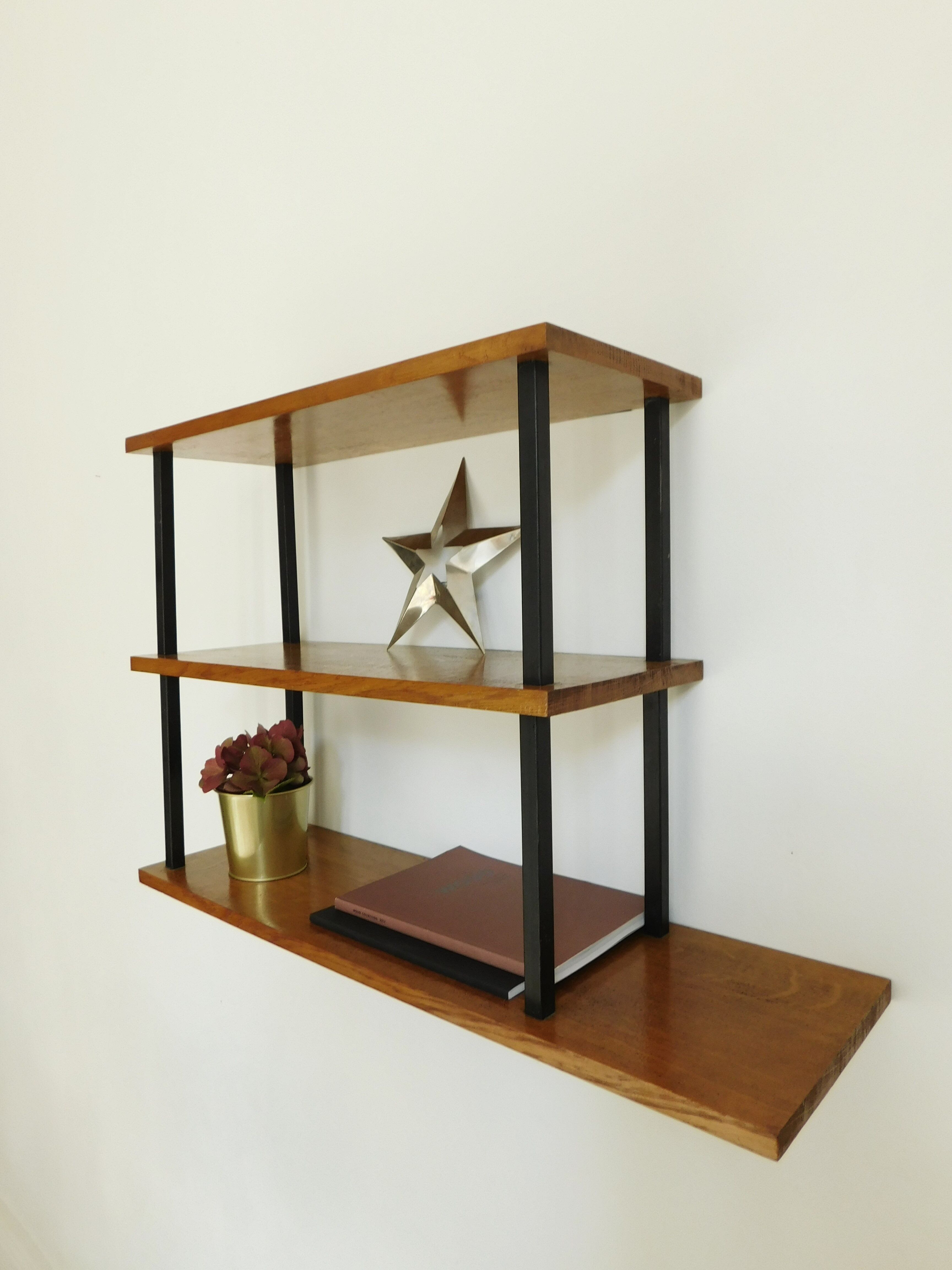 Etagère vintage asymétrique en hêtre massif