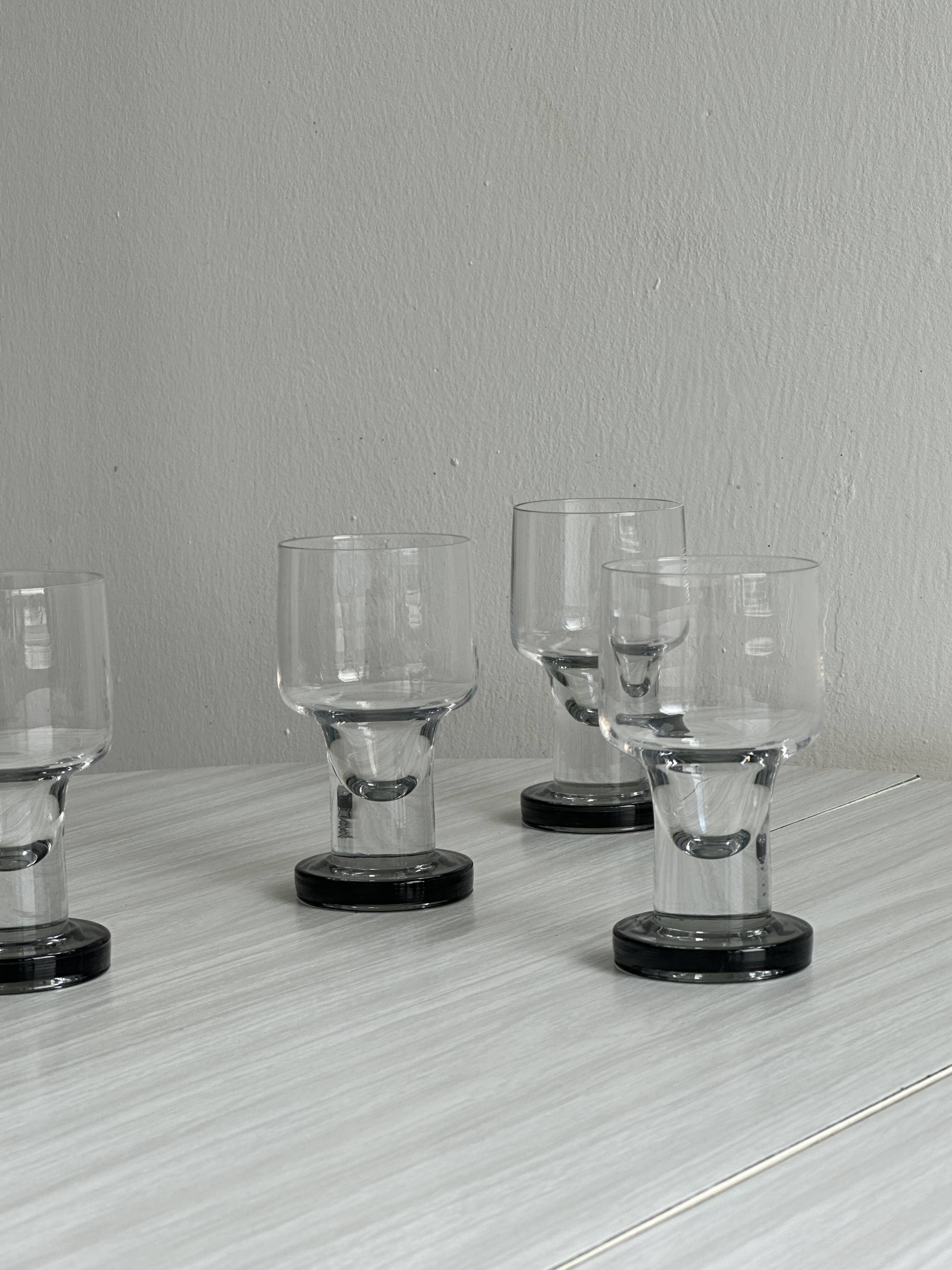 4 verres à eau design en verre épais