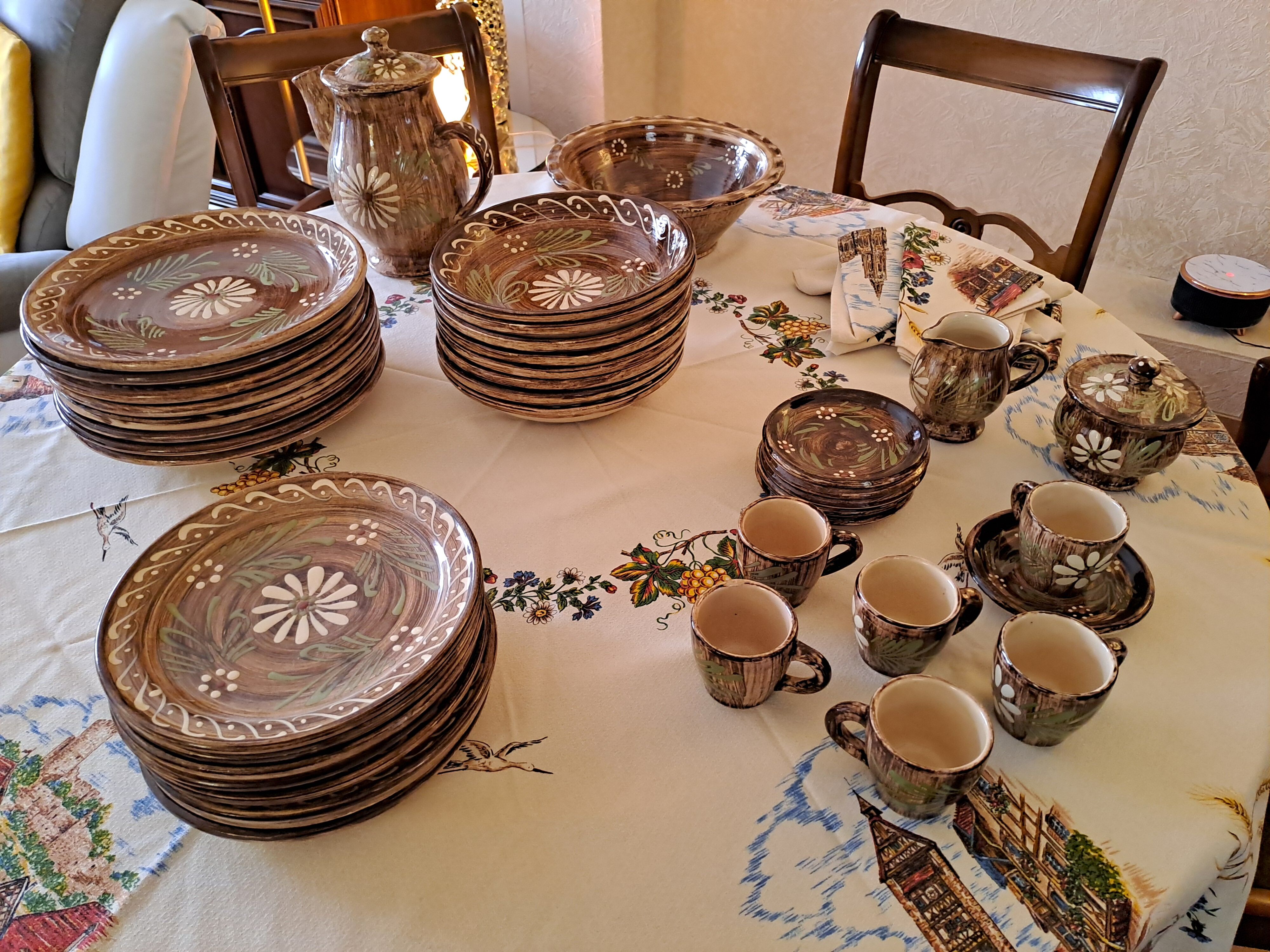 SERVICE DE TABLE "ALSACIEN" FAIT MAIN