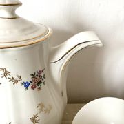 Antique tea set in Amandinoise porcelain