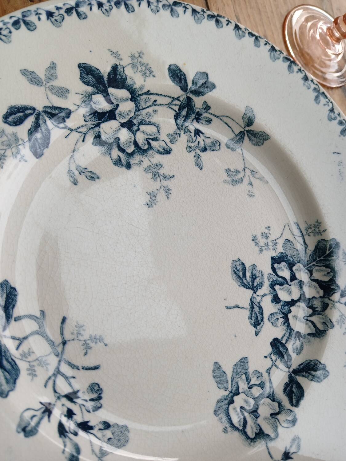 Set of 6 Terre de Fer plates, Acacia model