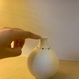 White round ceramic with weight