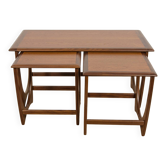 Tables gigognes du milieu du siècle par Victor Wilkins pour G-Plan, Royaume-Uni, années 1960, ensemble de 3.