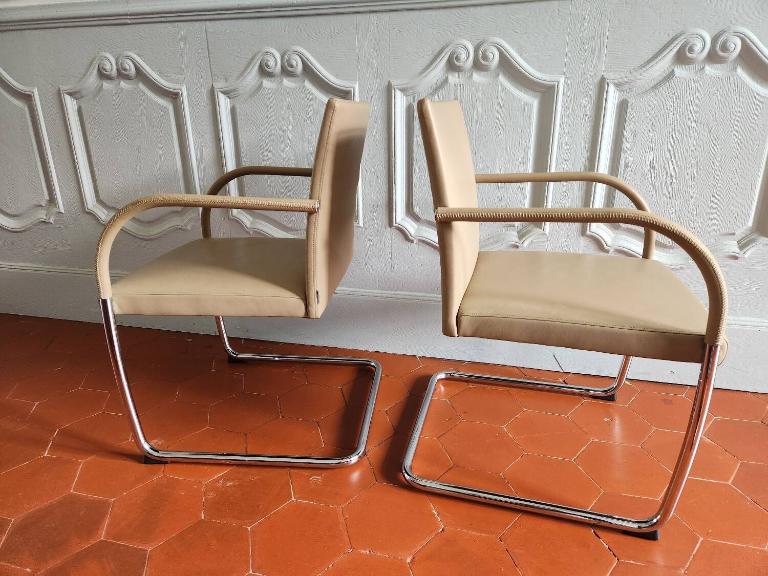 Paire de fauteuils Cantilever édition Walter Knoll