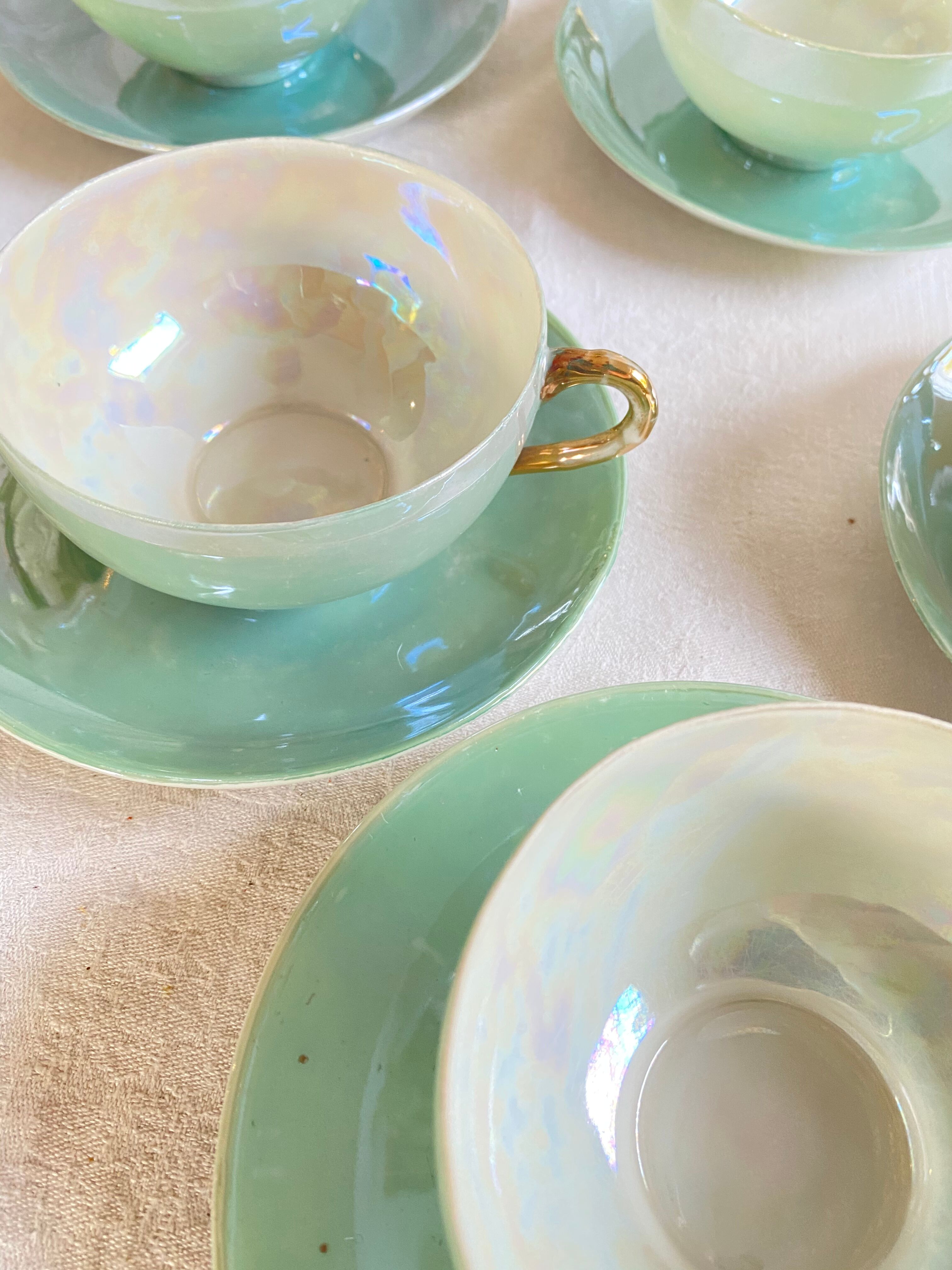 Japanese Nacrée porcelain coffee cups