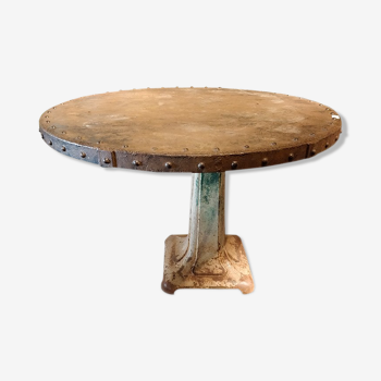 Cast iron round table