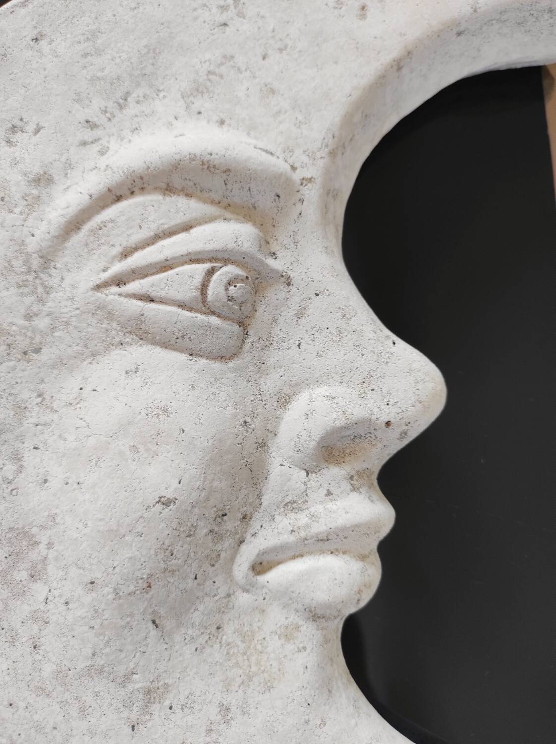 Vintage Moon wall decoration in concrete / reconstituted stone