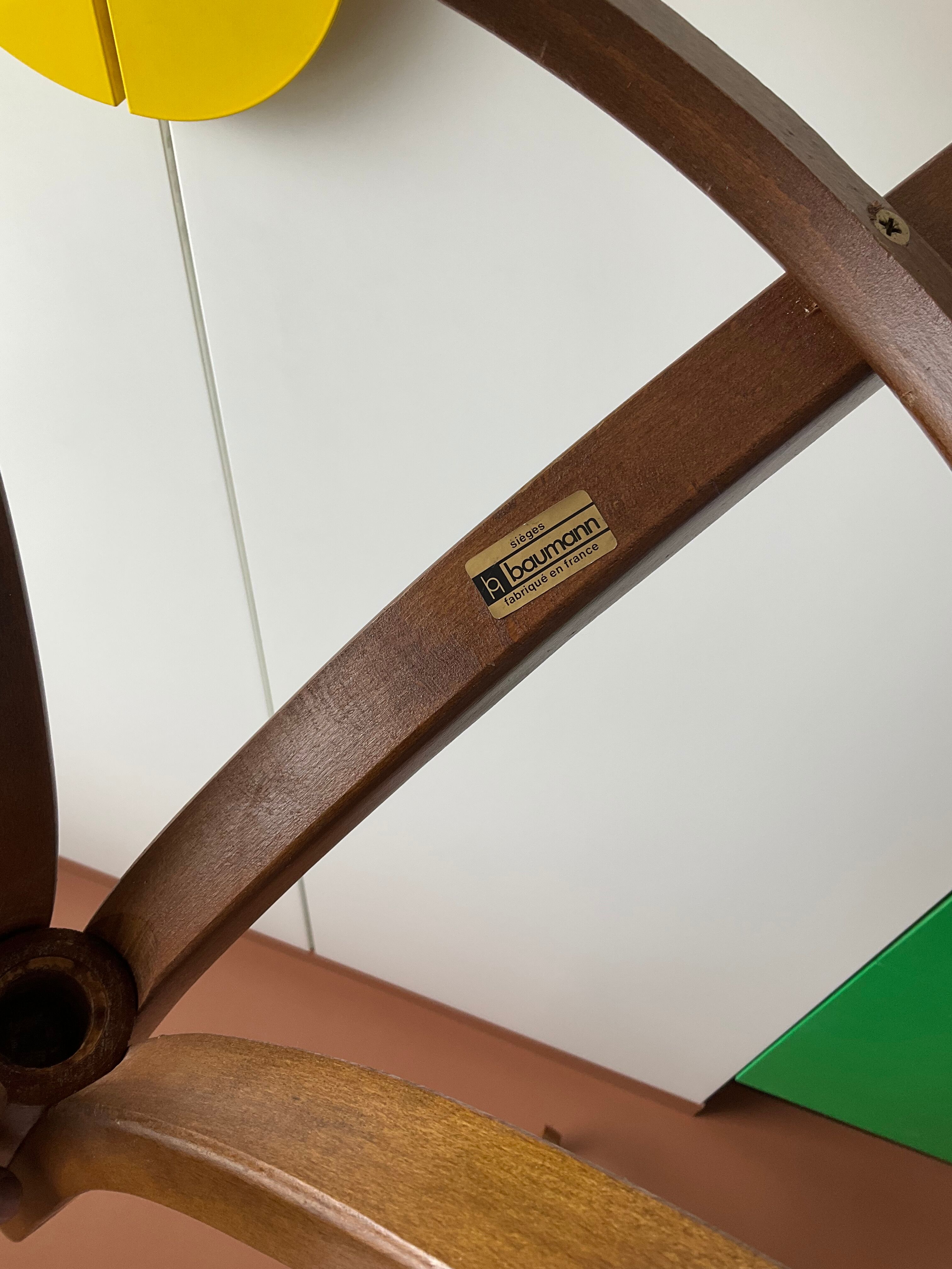 Baumann parrot coat rack