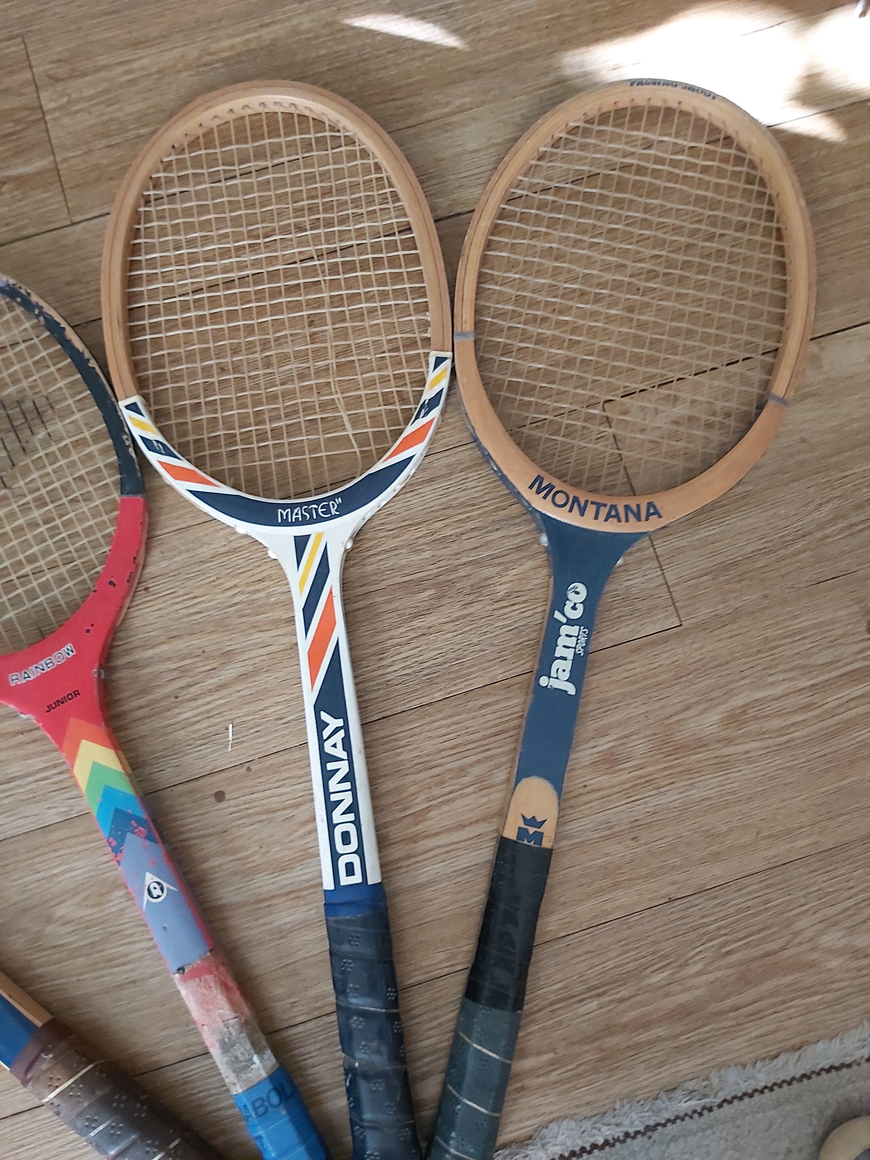 Series of 4 vintage tennis rackets