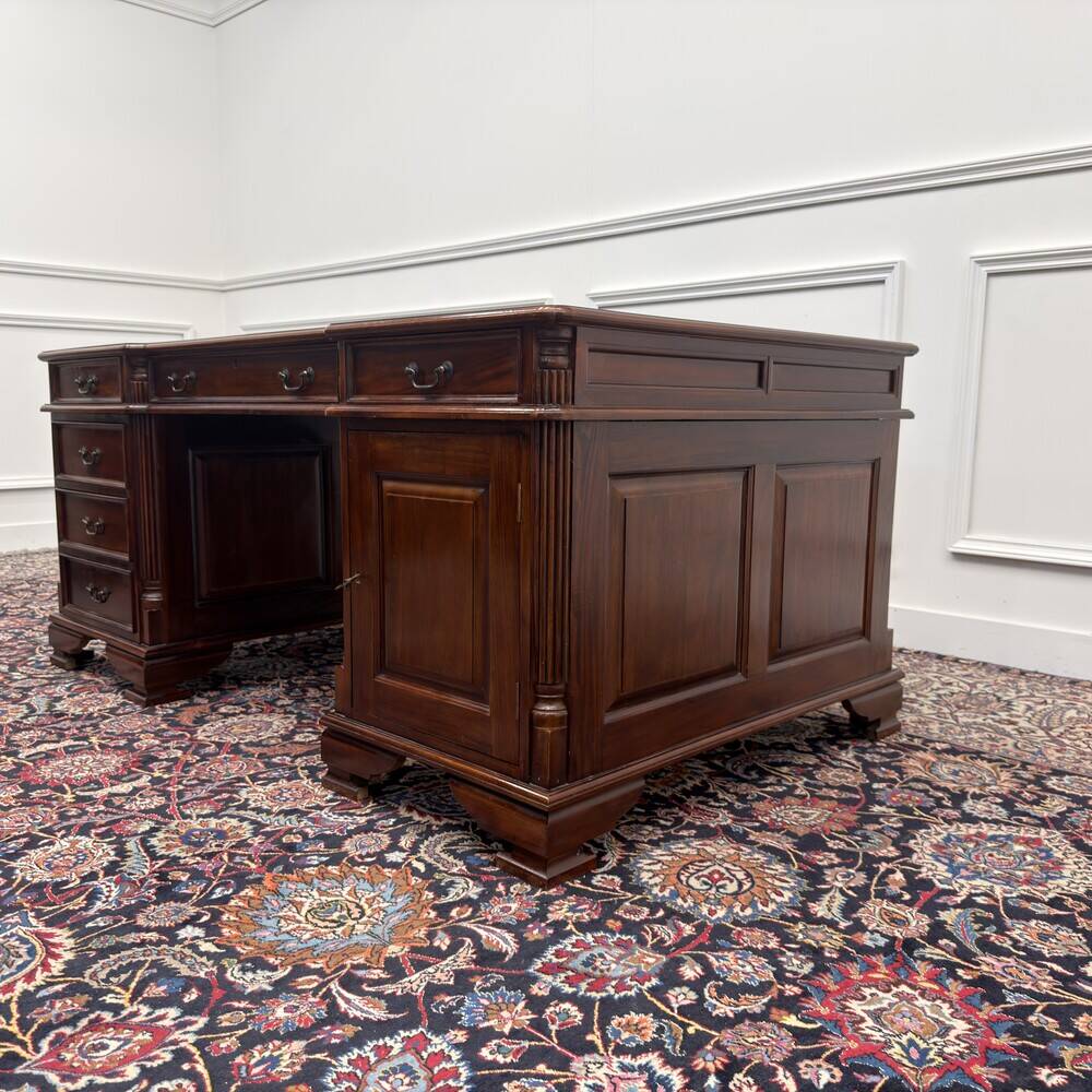 Classic English Partnerdesk Desk