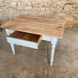 Table wood feet turned