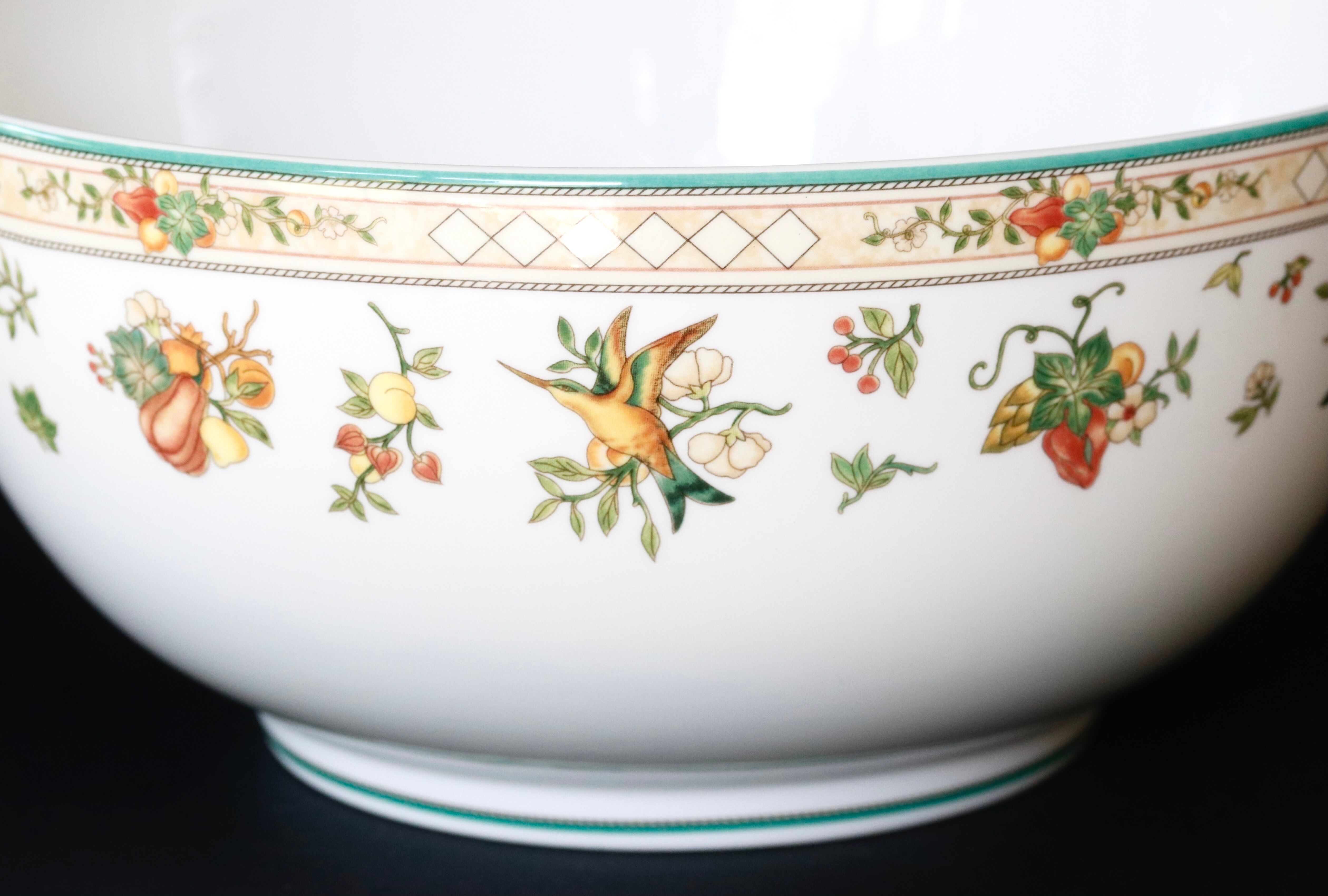 Villeroy & Boch porcelain bowl. Heinrich - Golden Birds