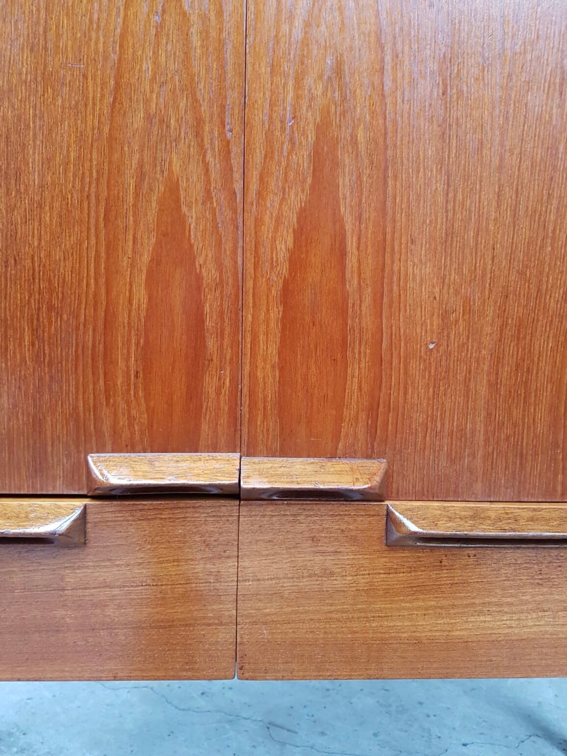 Md century Mcintosh bar cabinet