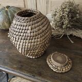 Old straw bourgne