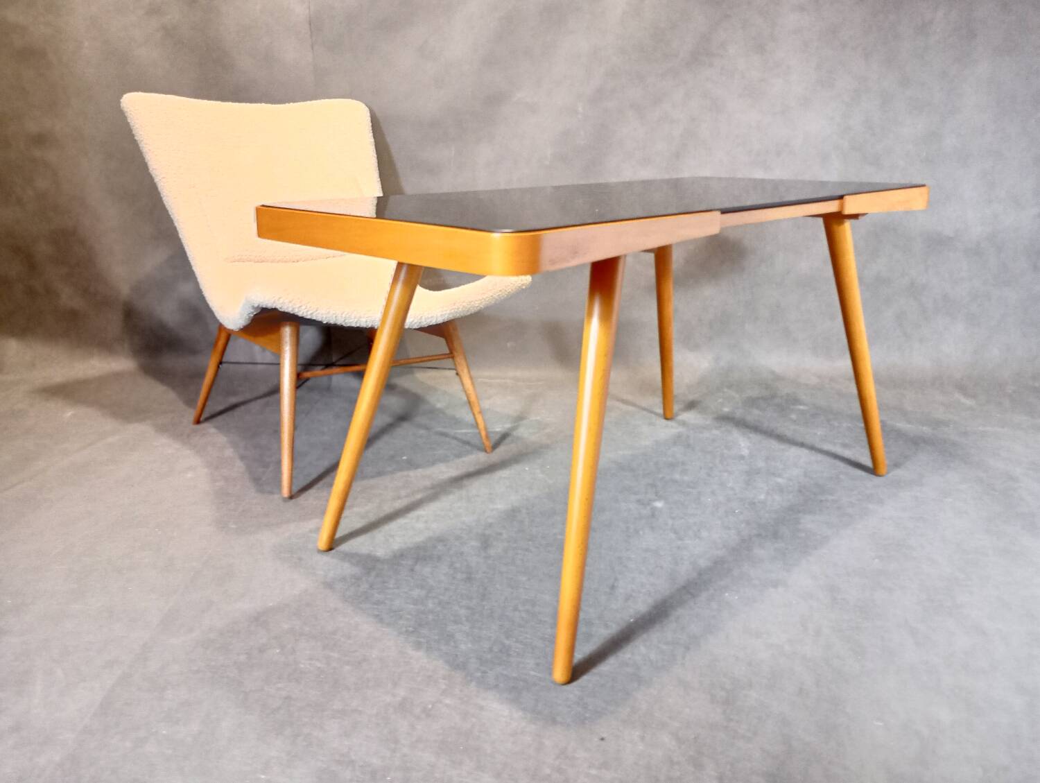 Table basse Jiri Jiroutek par Cesky Nabytok