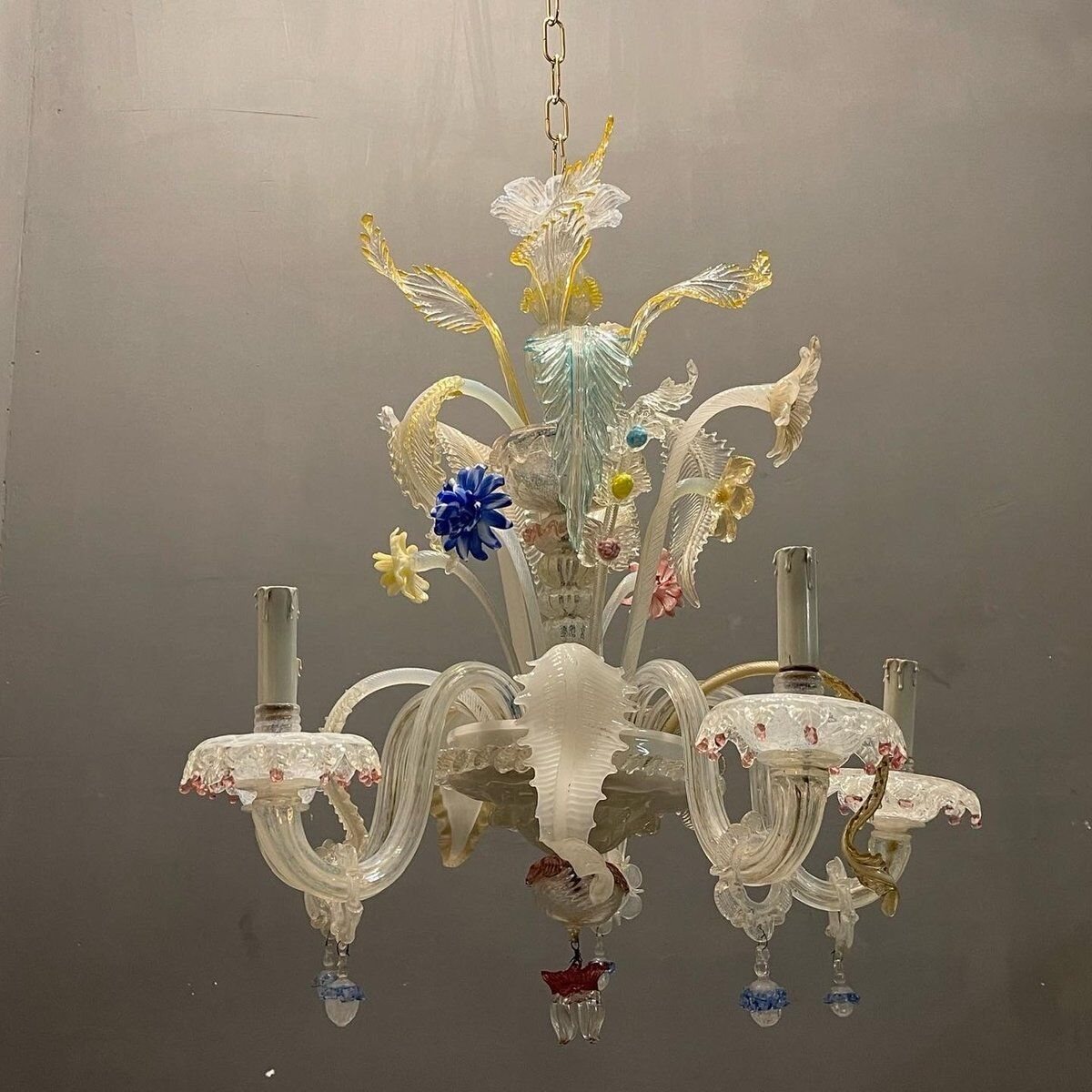 Italian harlequin chandelier in Venetian murano glass