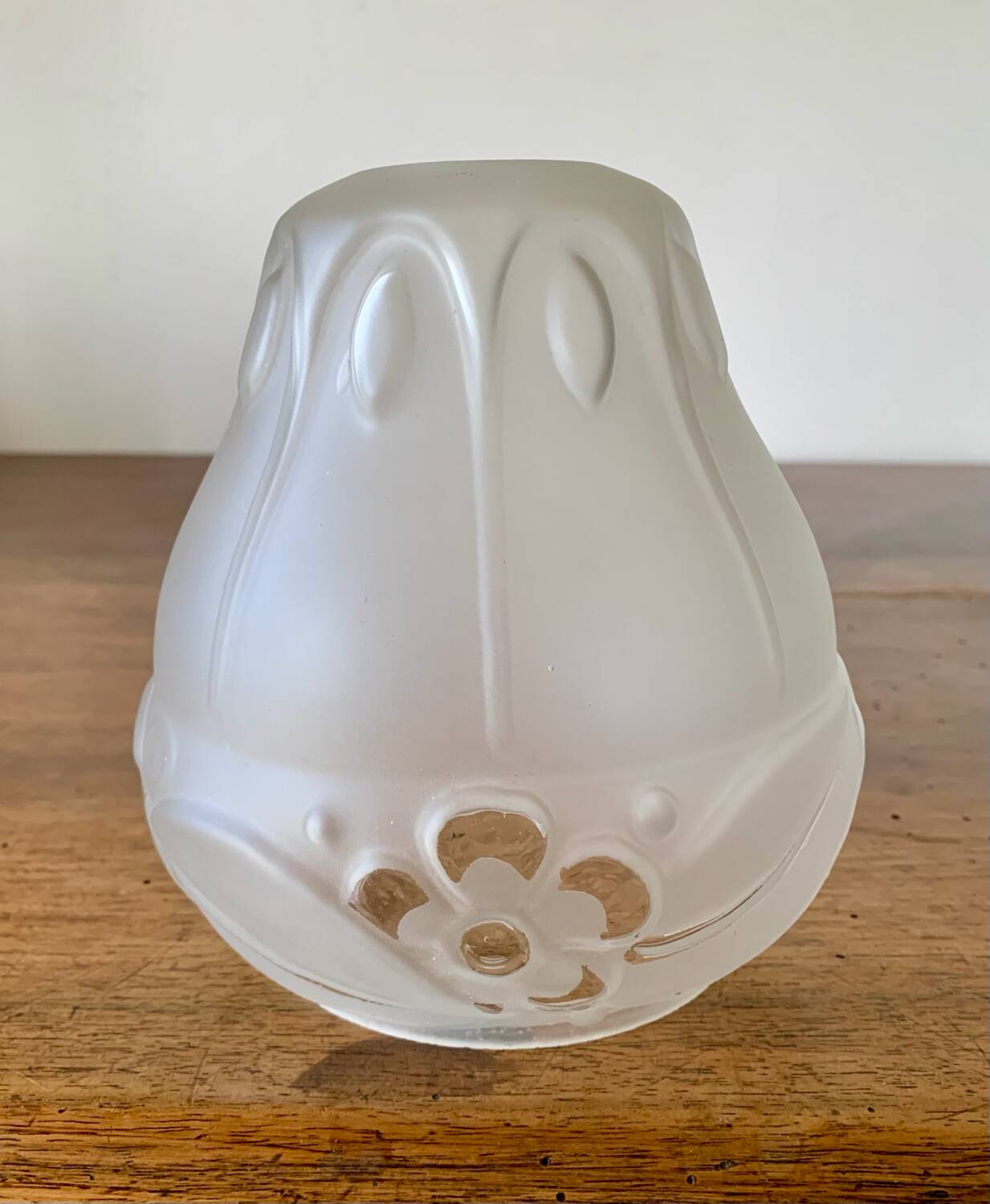 Glass tulip lampshade