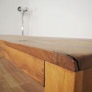 Tavolo artigianale in noce