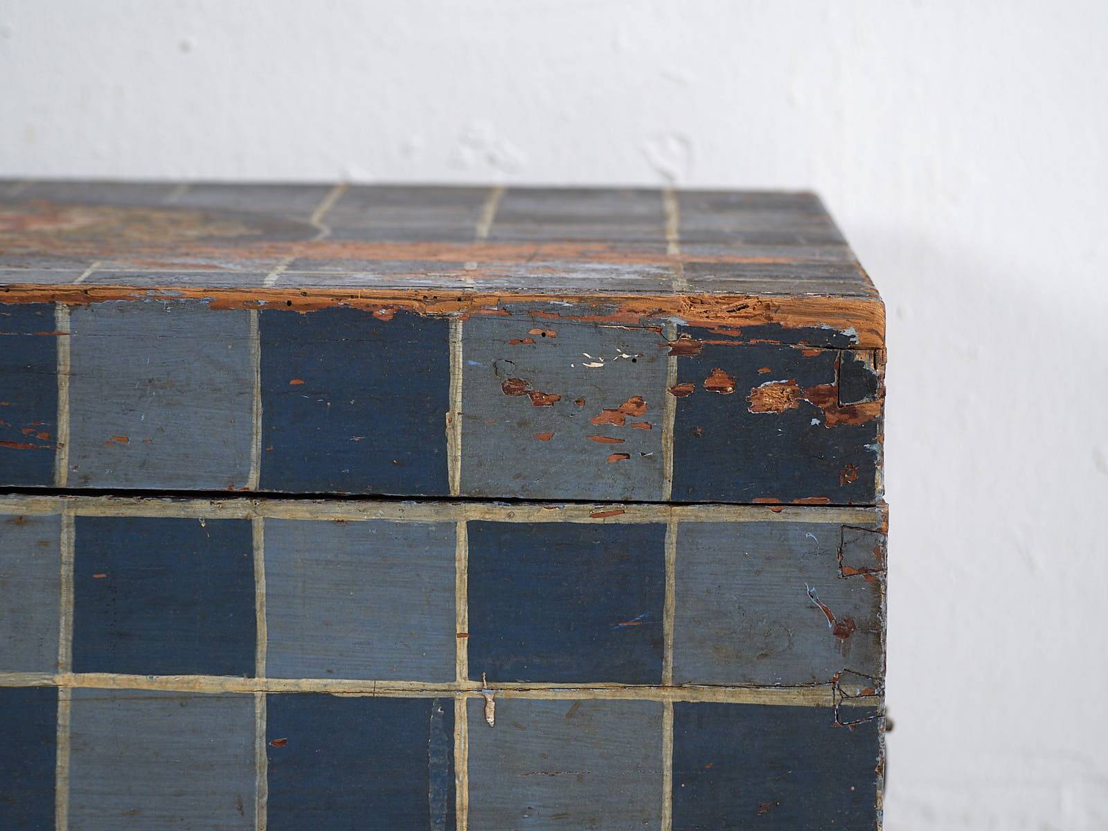 Antique painted trunk with geometric decoration (c.1920) #8