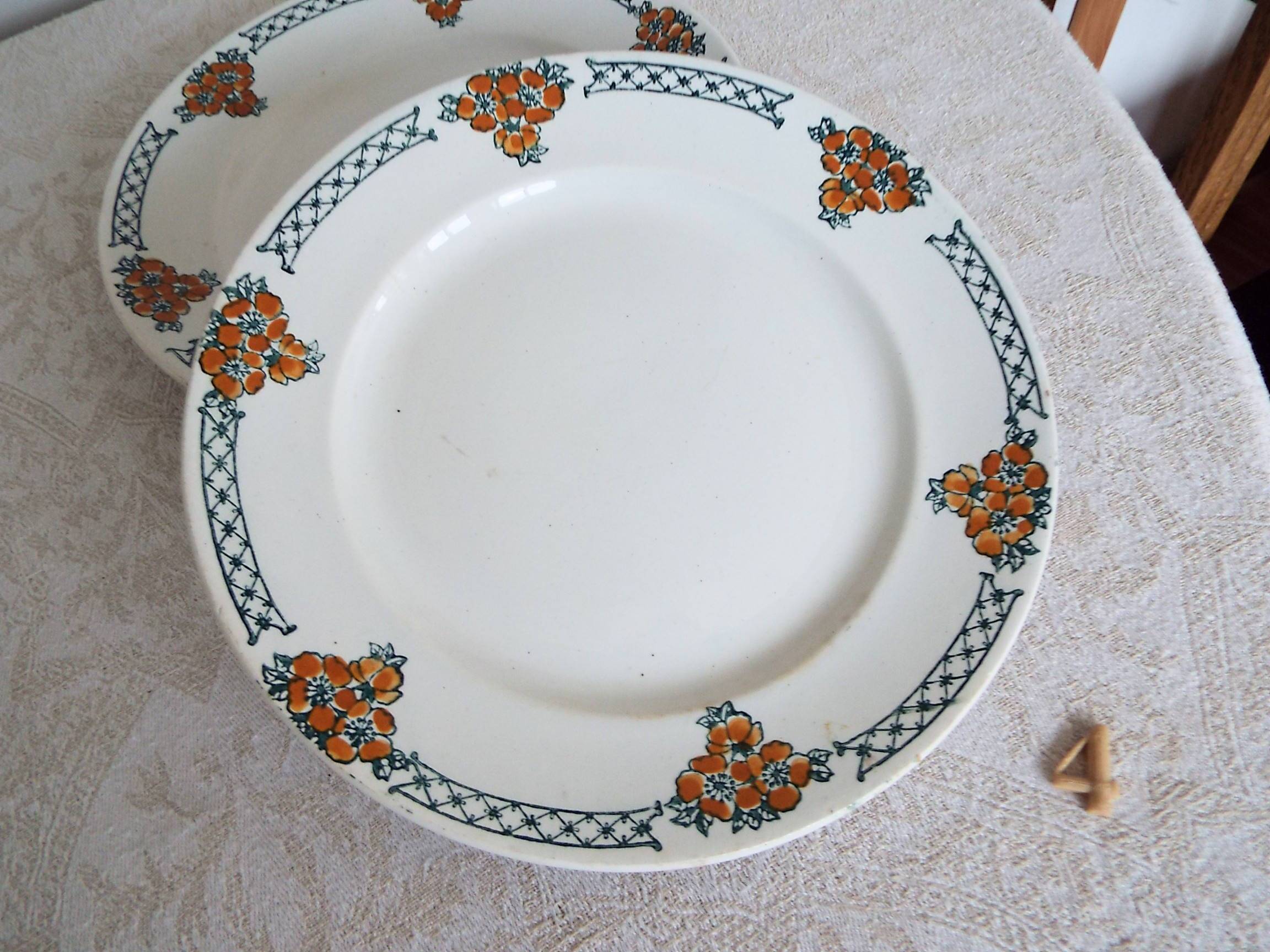 5 assiettes plates terre de fer Moulin des Loups Aubépine