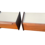 2 tables de chevet suspendues