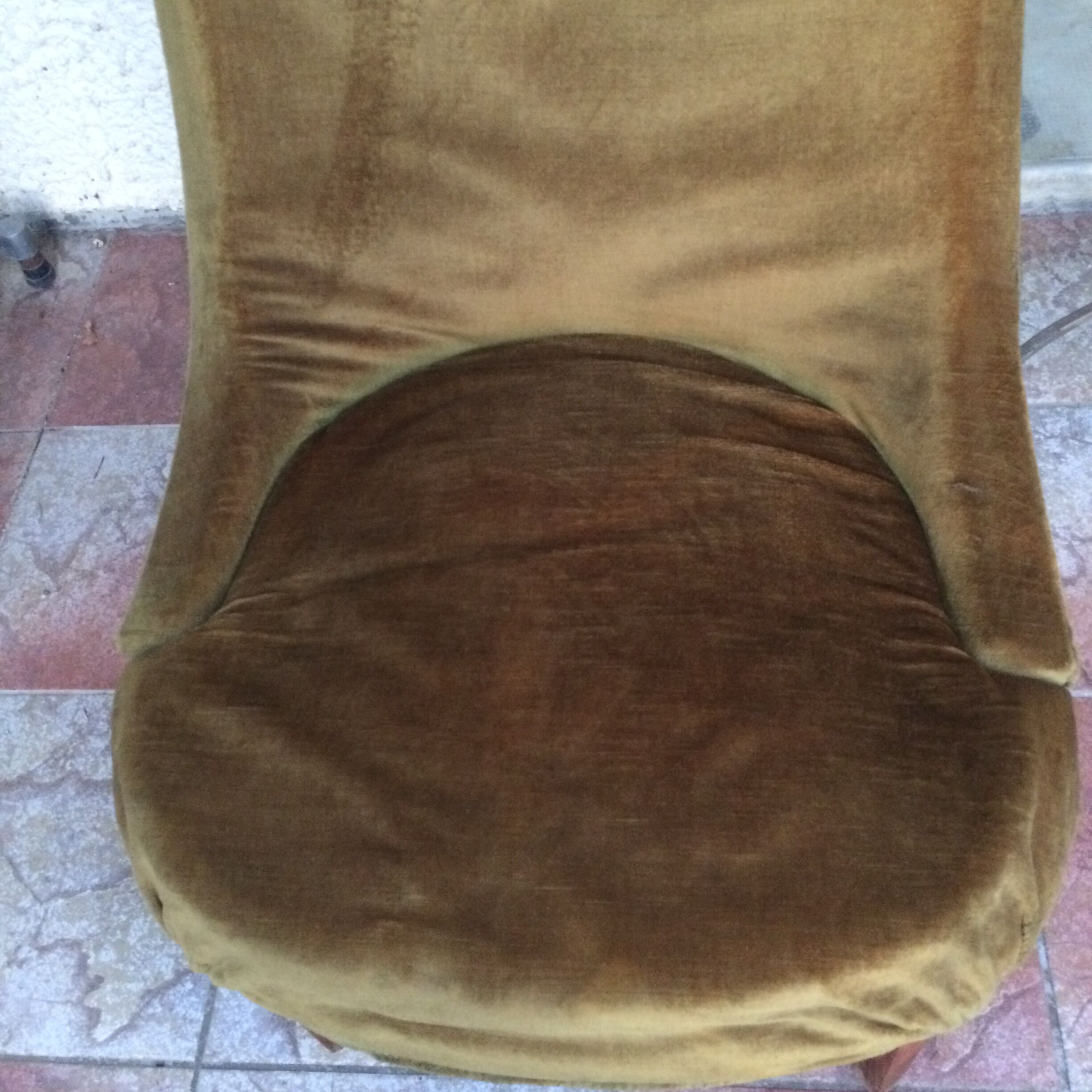 Yellow vlourchair chair