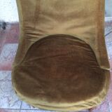 Yellow vlourchair chair